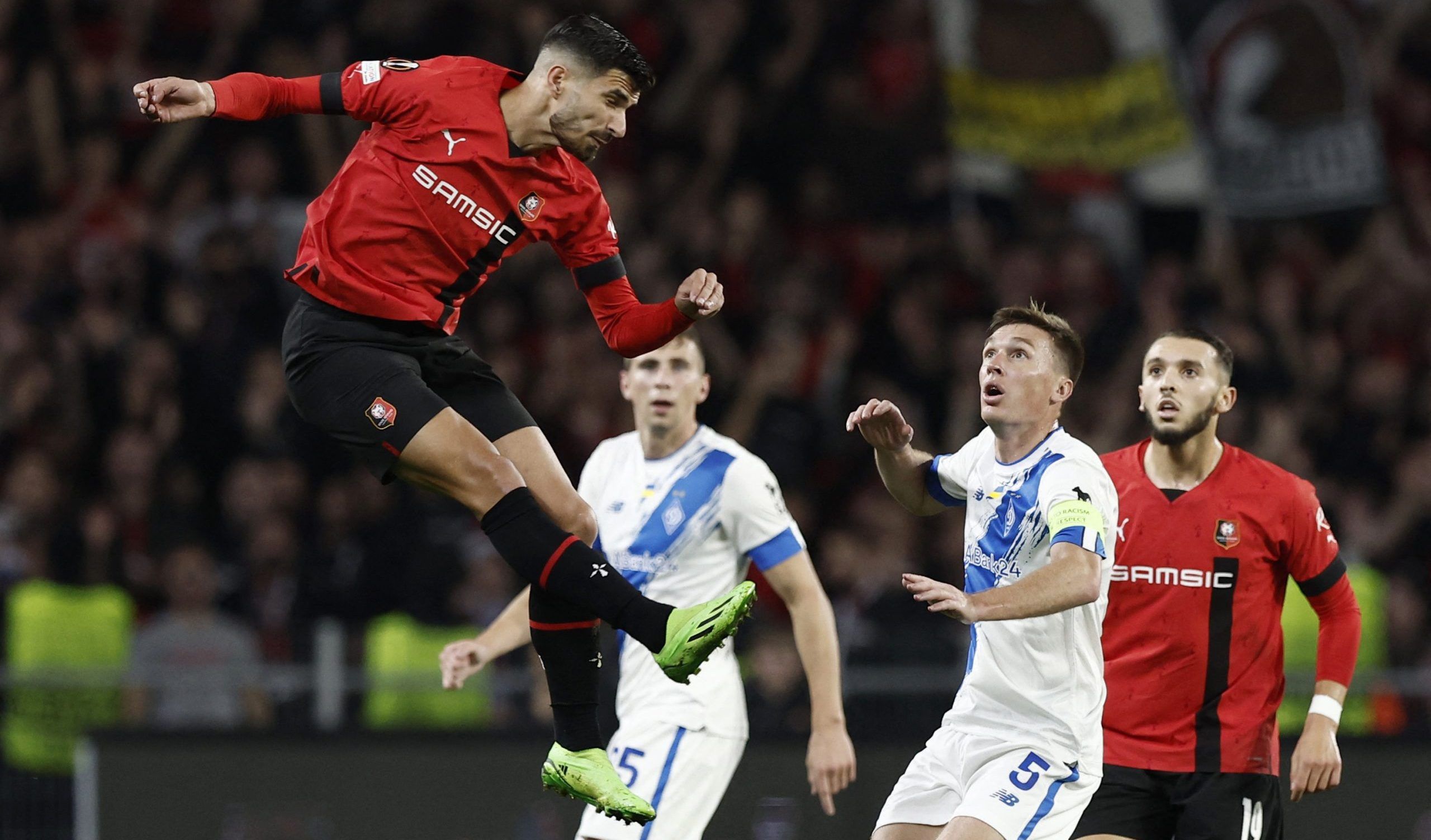 Soccer Football - Europa League - Group B - Stade Rennes v Dynamo Kyiv - Roazhon Park, Rennes, France - October 6, 2022 Stade Rennes' Martin Terrier in action with Dynamo Kyiv's Sergiy Sydorchuk REUTERS/Benoit Tessier