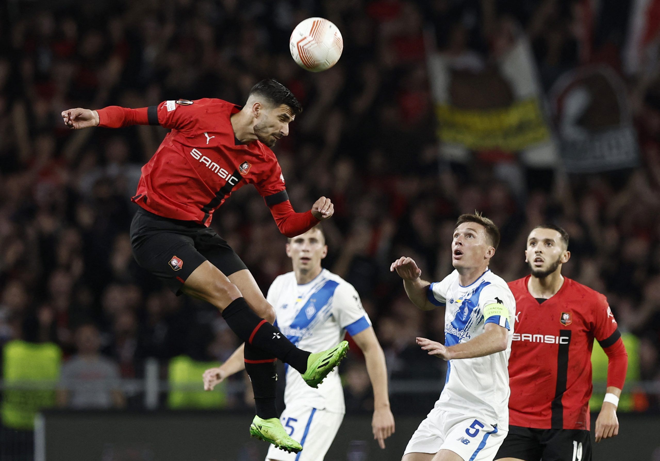 Soccer Football - Europa League - Group B - Stade Rennes v Dynamo Kyiv - Roazhon Park, Rennes, France - October 6, 2022 Stade Rennes' Martin Terrier in action with Dynamo Kyiv's Sergiy Sydorchuk REUTERS/Benoit Tessier