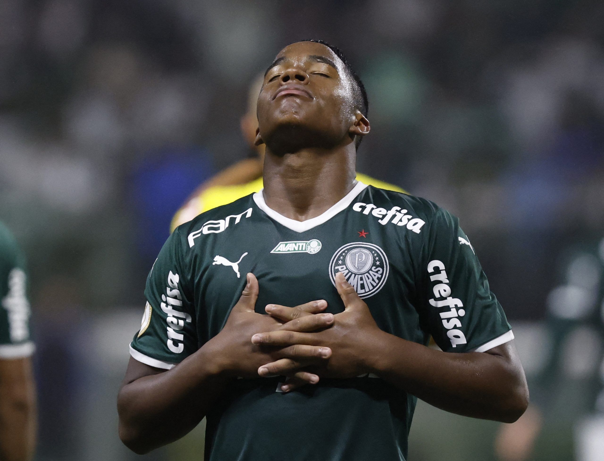 Soccer Football - Brasileiro Championship - Palmeiras v Fortaleza -  Allianz Parque, Sao Paulo, Brazil - November 2, 2022 Palmeiras' Endrick celebrates scoring their fourth goal with teammates REUTERS/Amanda Perobelli