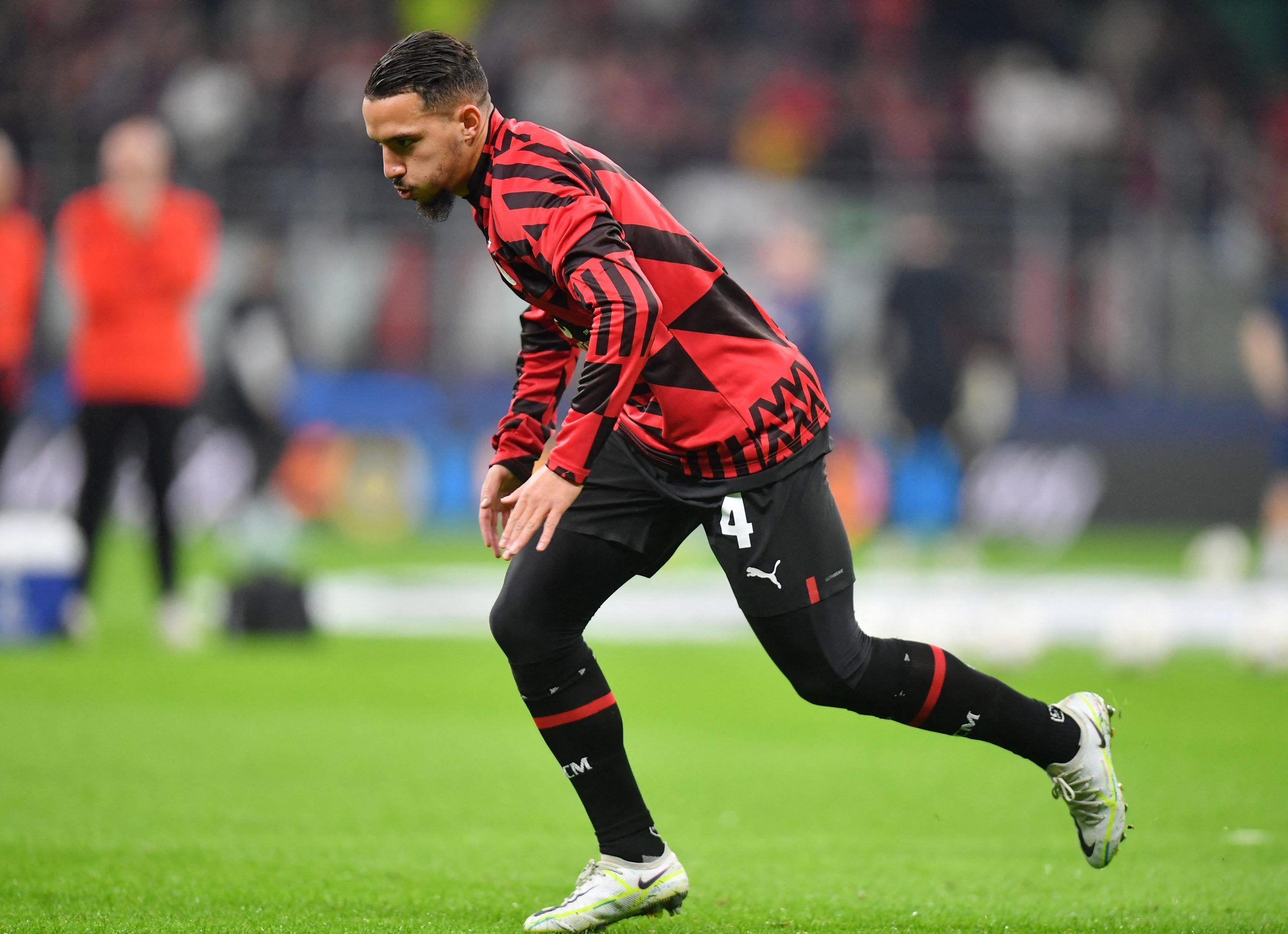 Soccer Football - Champions League - Group E - AC Milan v Chelsea - San Siro, Milan, Italy - October 11, 2022   AC Milan's Ismael Bennacer during the warm up before the match REUTERS/Daniele Mascolo