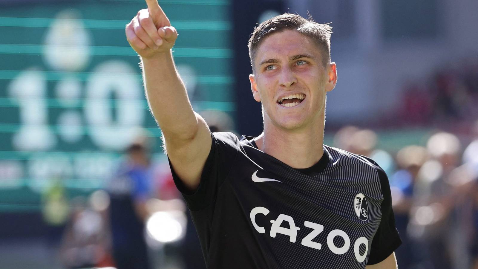 Wolves eyeing Roland Sallai swoop