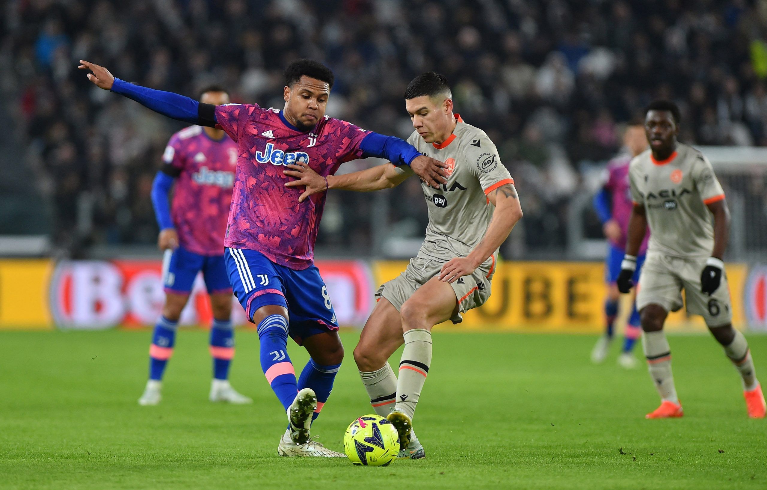 Soccer Football - Serie A - Juventus v Udinese - Allianz Stadium, Turin, Italy - January 7, 2023 Juventus' Weston McKennie in action with Udinese's Mato Jajalo REUTERS/Massimo Pinca