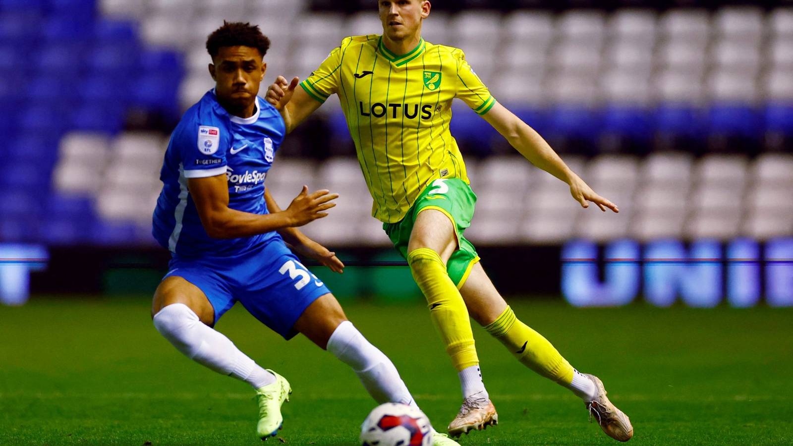 Leeds still in talks to sign George Hall