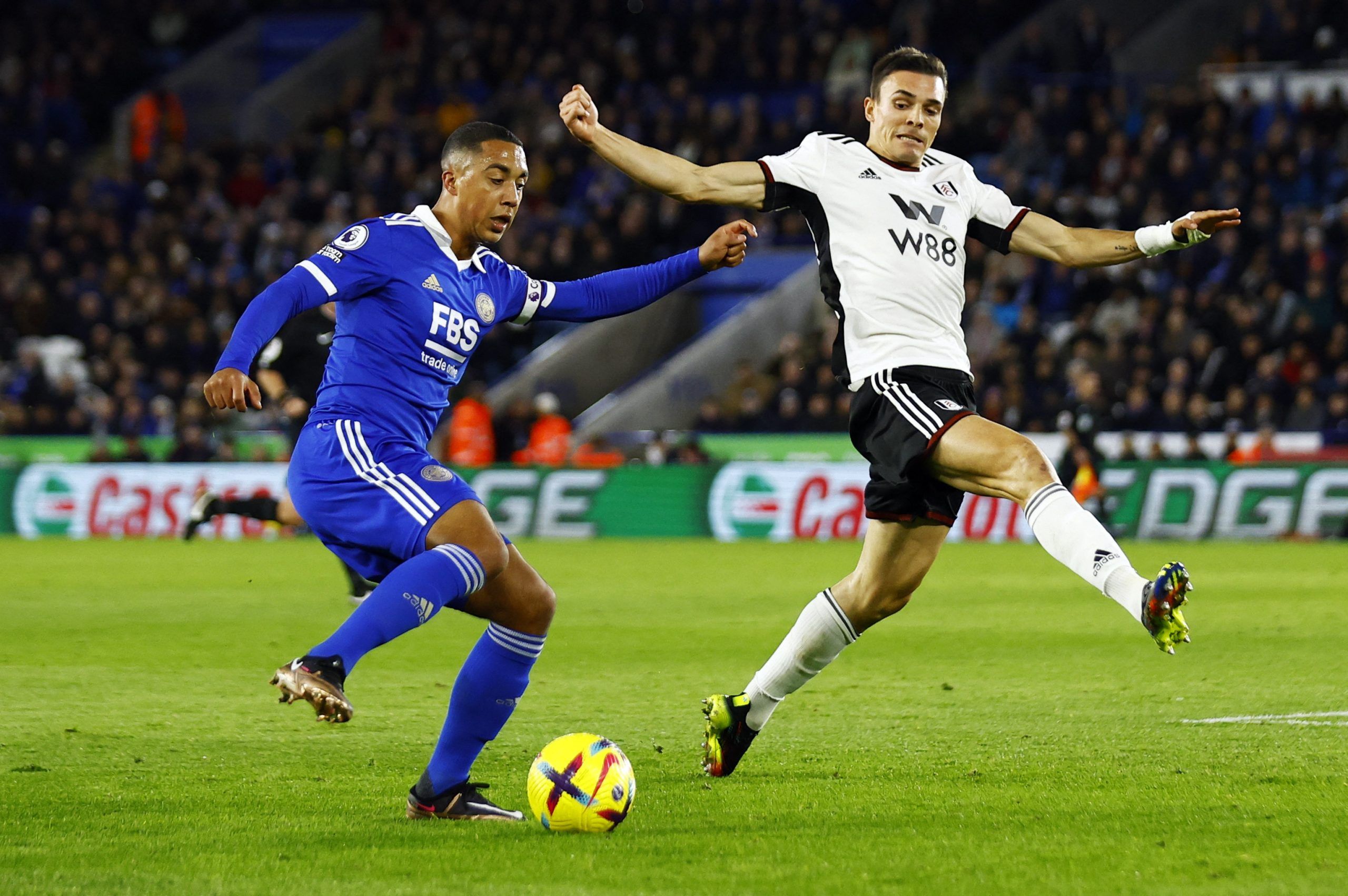 Soccer Football - Premier League - Leicester City v Fulham - King Power Stadium, Leicester, Britain - January 3, 2023 Leicester City's Youri Tielemans in action with Fulham's Joao Palhinha Action Images via Reuters/Andrew Boyers EDITORIAL USE ONLY. No use with unauthorized audio, video, data, fixture lists, club/league logos or 'live' services. Online in-match use limited to 75 images, no video emulation. No use in betting, games or single club /league/player publications.  Please contact your a