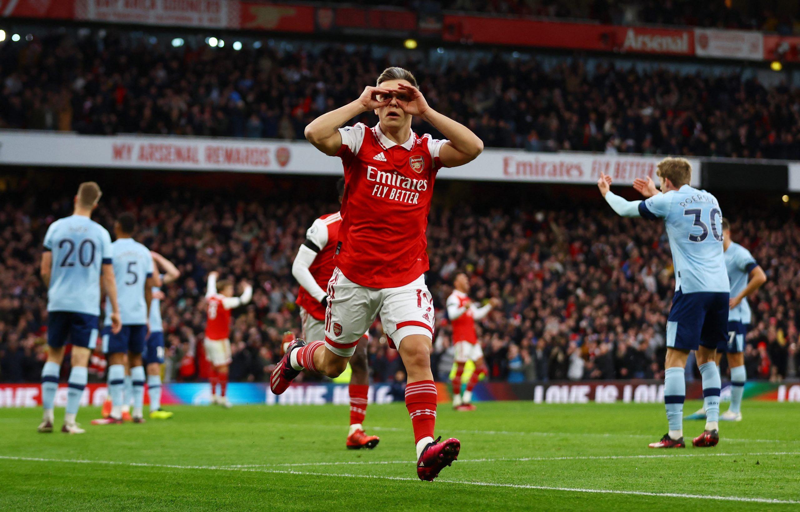 Soccer Football - Premier League - Arsenal v Brentford - Emirates Stadium, London, Britain - February 11, 2023 Arsenal's Leandro Trossard celebrates scoring their first goal Action Images via Reuters/Matthew Childs EDITORIAL USE ONLY. No use with unauthorized audio, video, data, fixture lists, club/league logos or 'live' services. Online in-match use limited to 75 images, no video emulation. No use in betting, games or single club /league/player publications.  Please contact your account represe