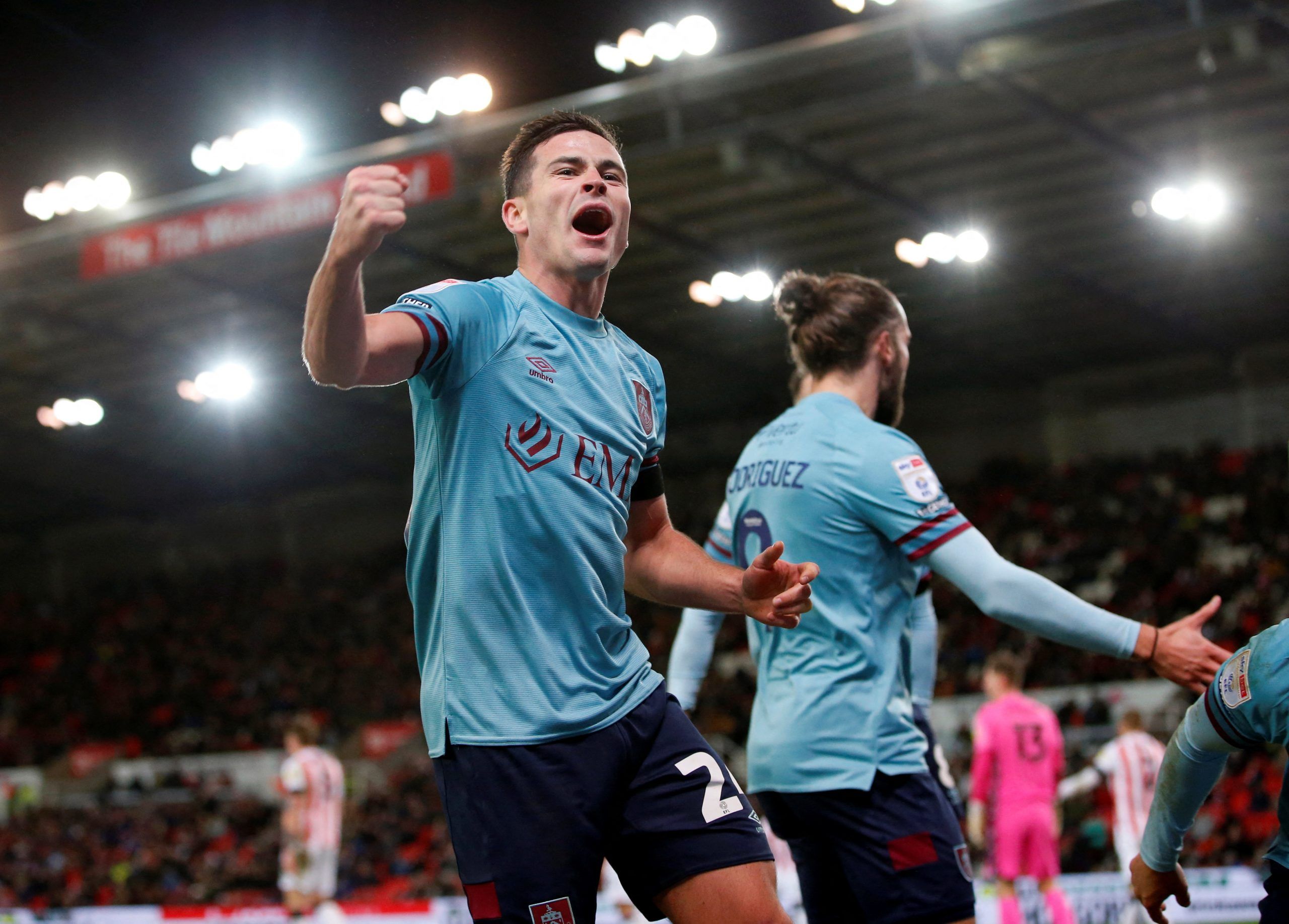 Soccer Football - Championship - Stoke City v Burnley - bet365 Stadium, Stoke-on-Trent, Britain - December 30, 2022  Burnley's Josh Cullen celebrates scoring their first goal    Action Images/Ed Sykes  EDITORIAL USE ONLY. No use with unauthorized audio, video, data, fixture lists, club/league logos or 
