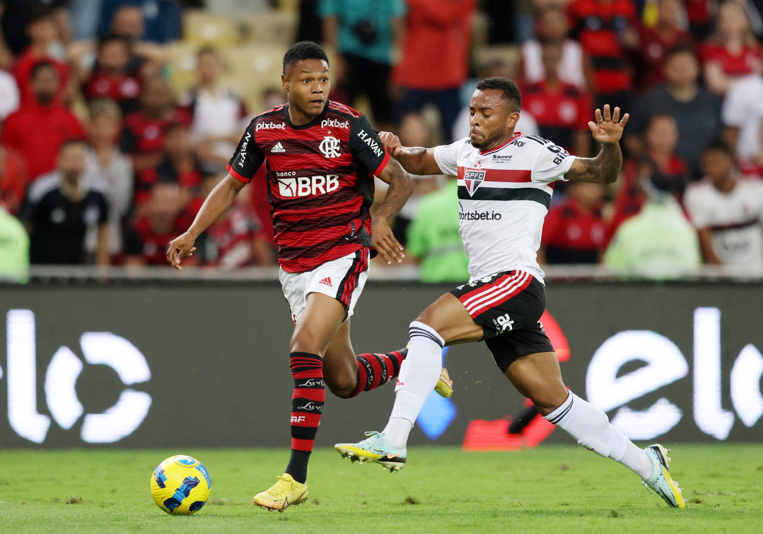 Franca-Flamengo-Newcastle-Howe-Vinicius-Premier-League-transfer