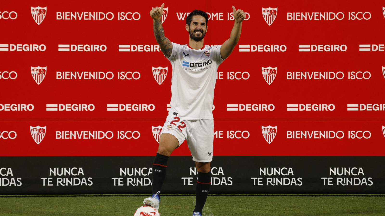 Everton offered the chance to sign Isco