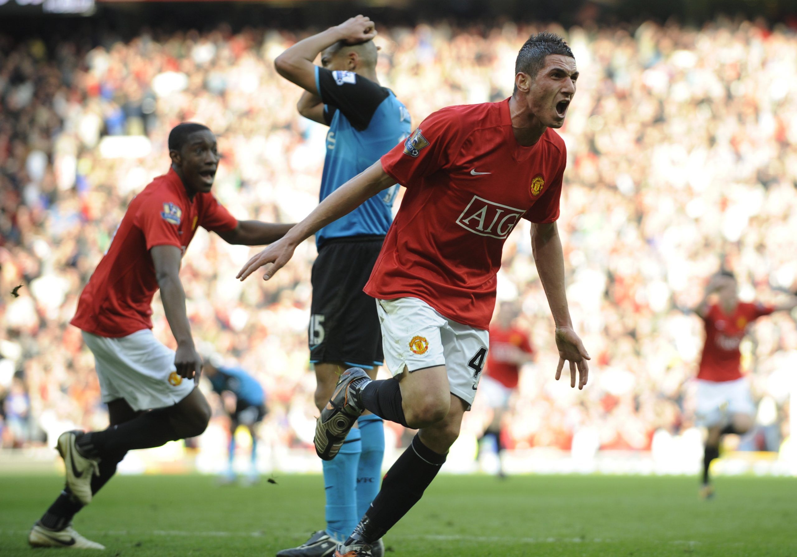 Football - Manchester United v Aston Villa - Barclays Premier League - Old Trafford - 08/09 - 5/4/09 
Federico Macheda - Manchester United celebrates after scoring his teams third goal  
Mandatory Credit: Action Images / Michael Regan 
NO ONLINE/INTERNET USE WITHOUT A LICENCE FROM THE FOOTBALL DATA CO LTD. FOR LICENCE ENQUIRIES PLEASE TELEPHONE +44 (0) 207 864 9000.