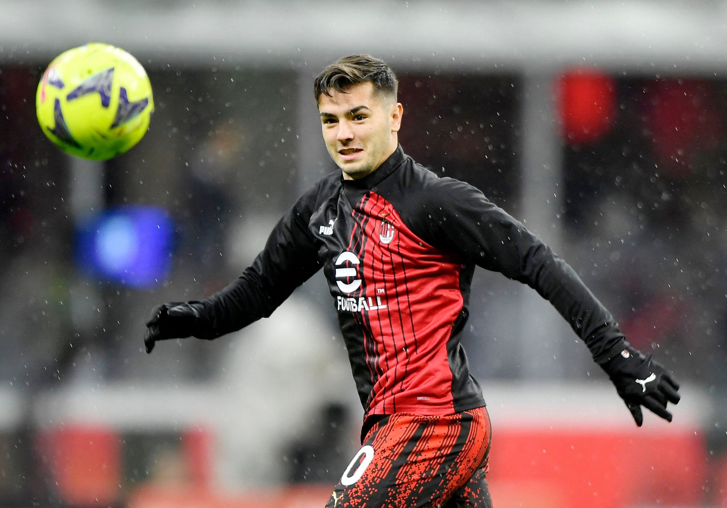Breaking News:  Major Transfer Developments Involving Martinez, Diaz, & More! - 68bxce1