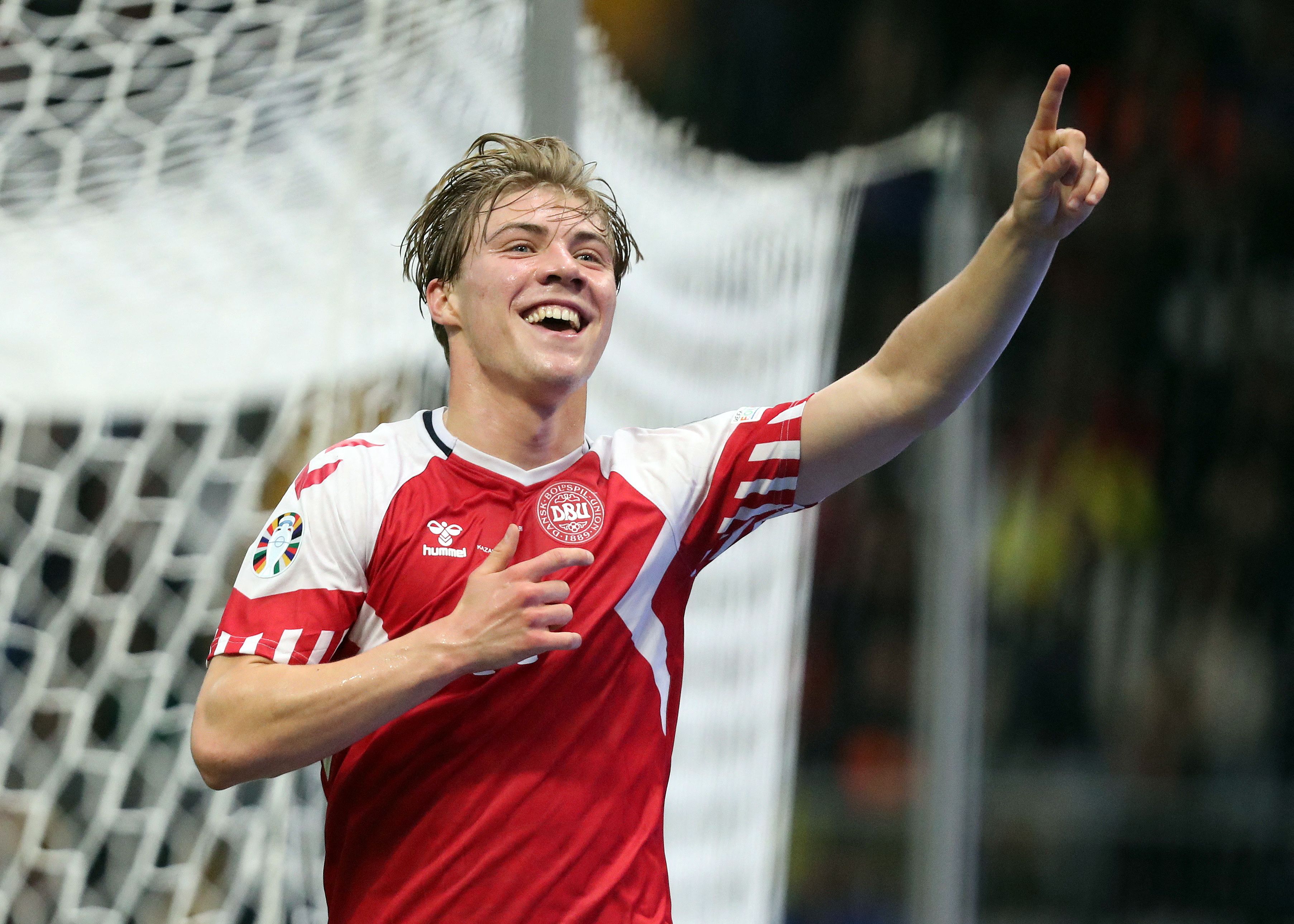man-united-eyeing-summer-swoop-for-44m-monster