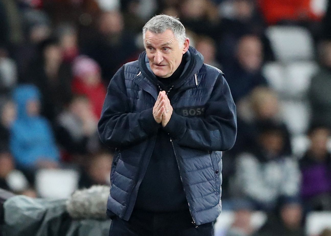 Soccer Football - FA Cup - Fourth Round Replay - Sunderland v Fulham - Stadium of Light, Sunderland, Britain - February 8, 2023  Sunderland manager Tony Mowbray reacts REUTERS/Scott Heppell