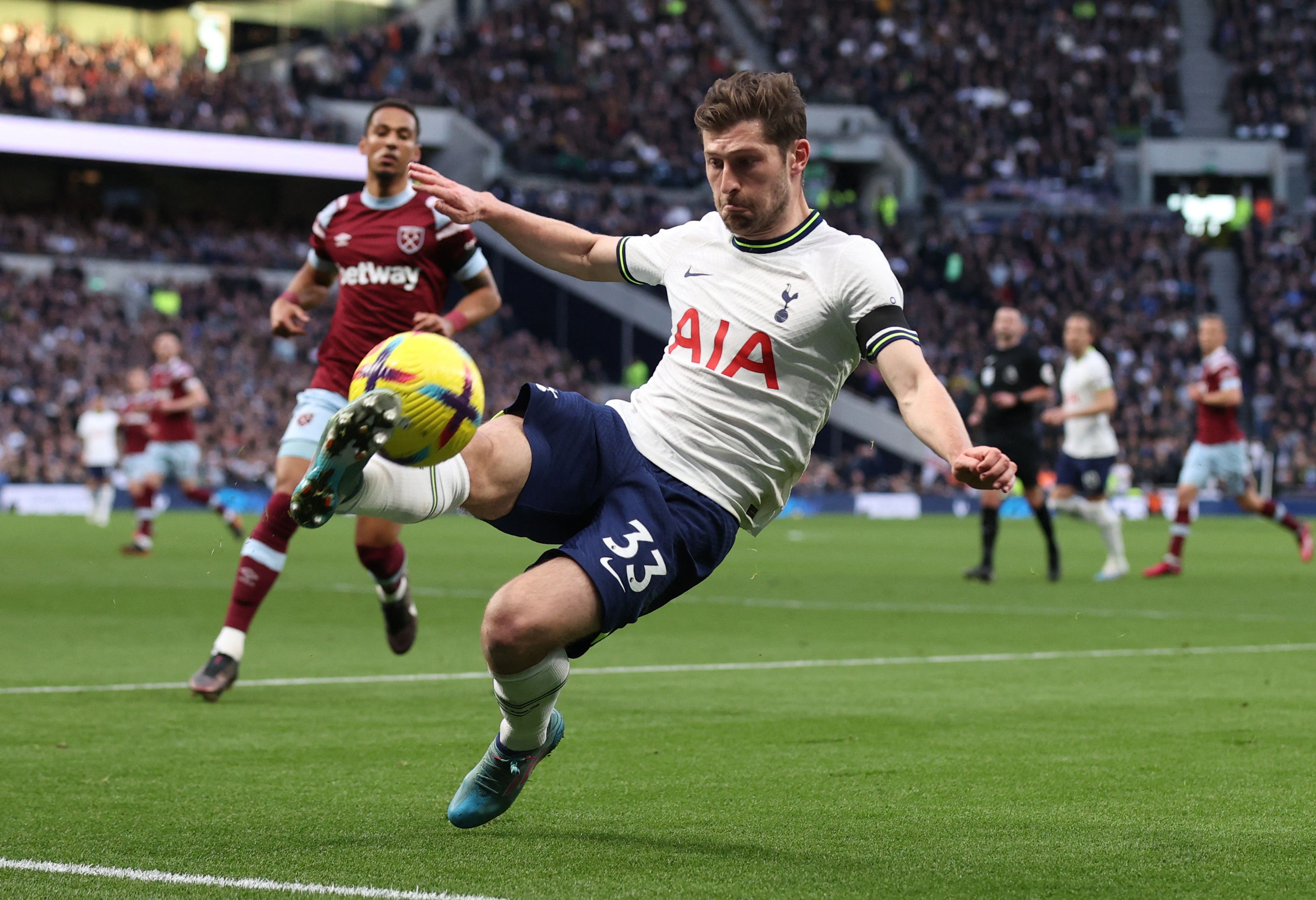 tottenham-hotspur-ben-davies-mauricio-pochettino-value-transfer-increase