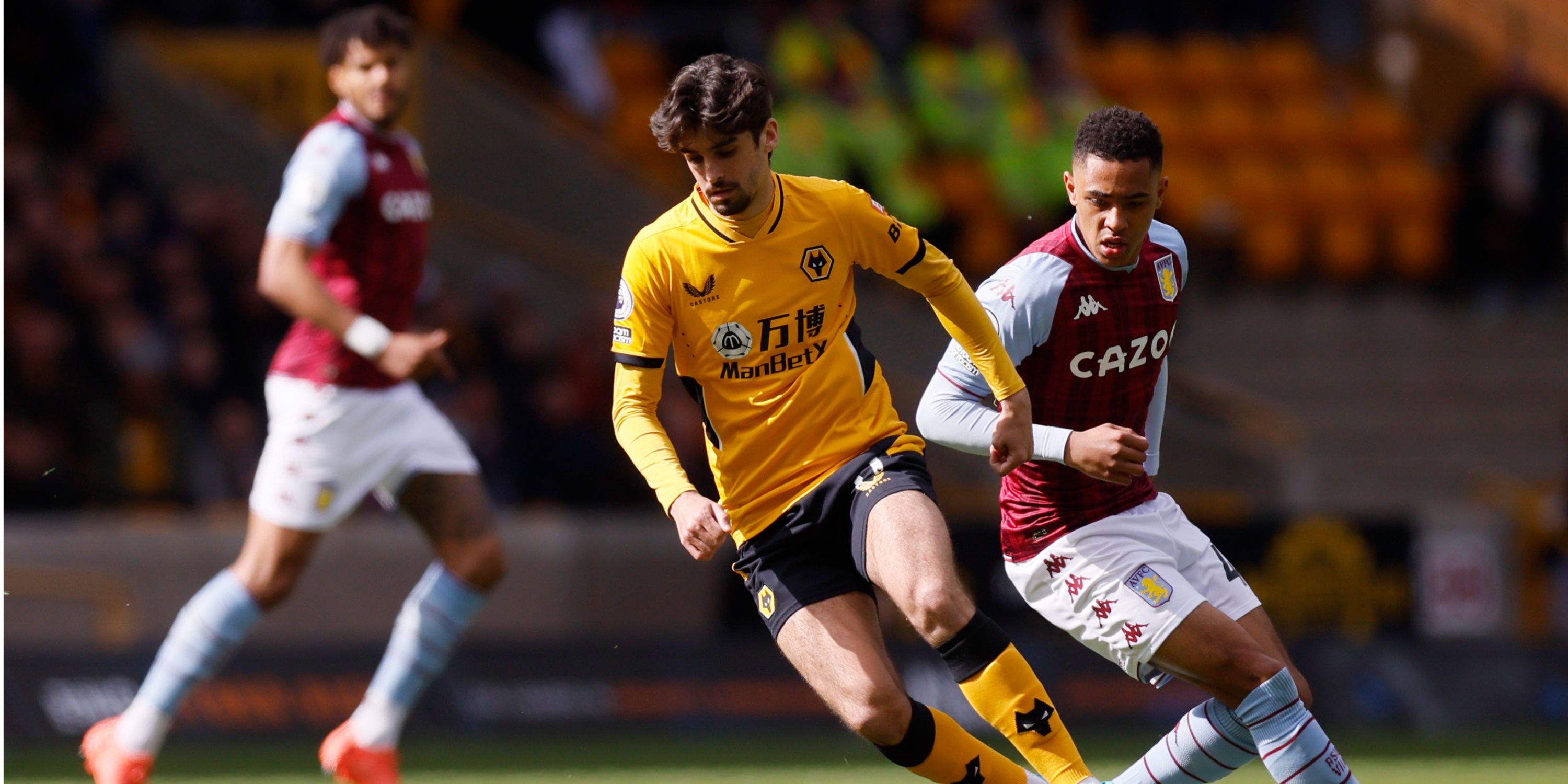 Francisco-Trincao-in-action-for-Wolves