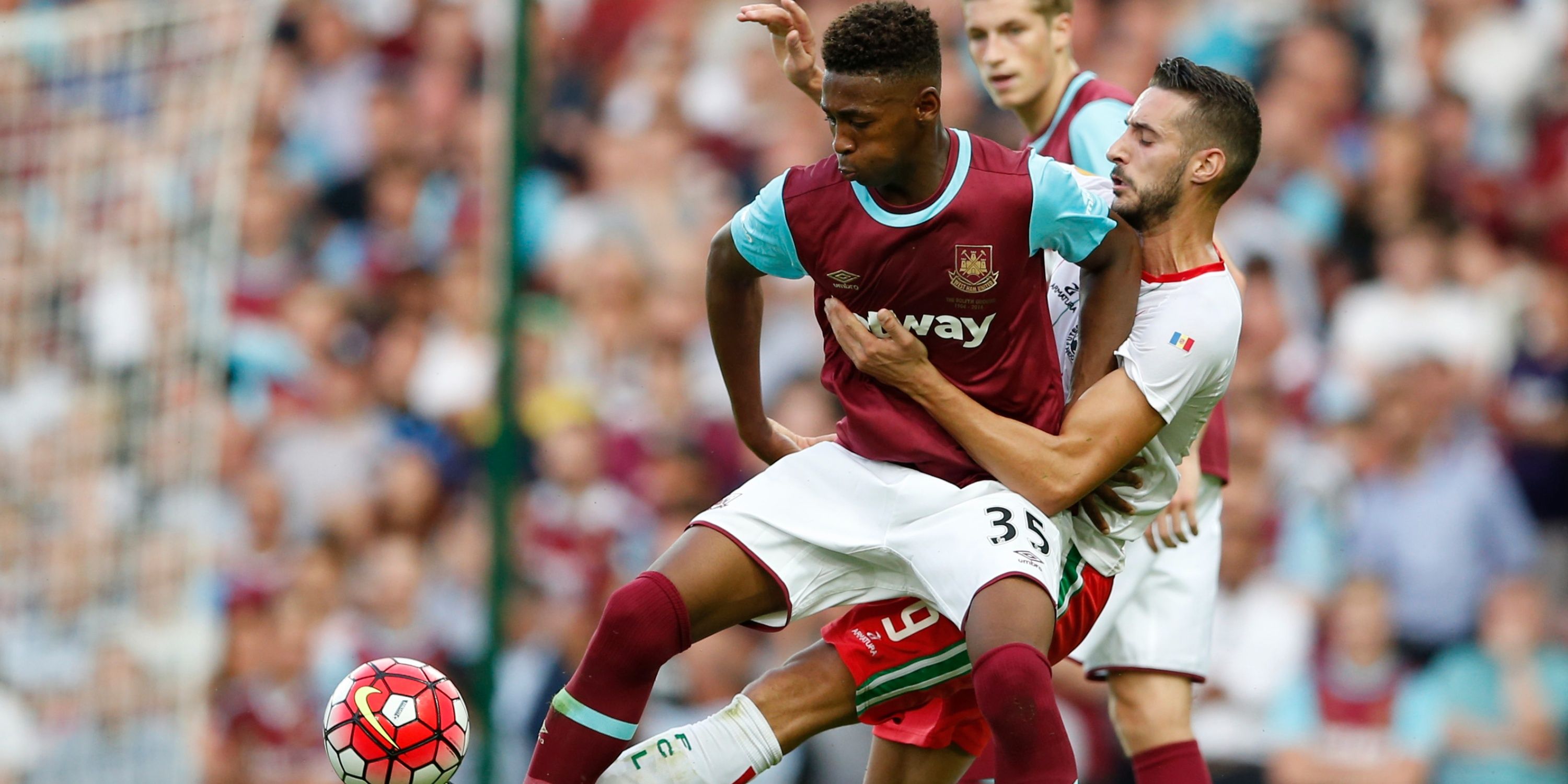 Reece Oxford on his West Ham debut