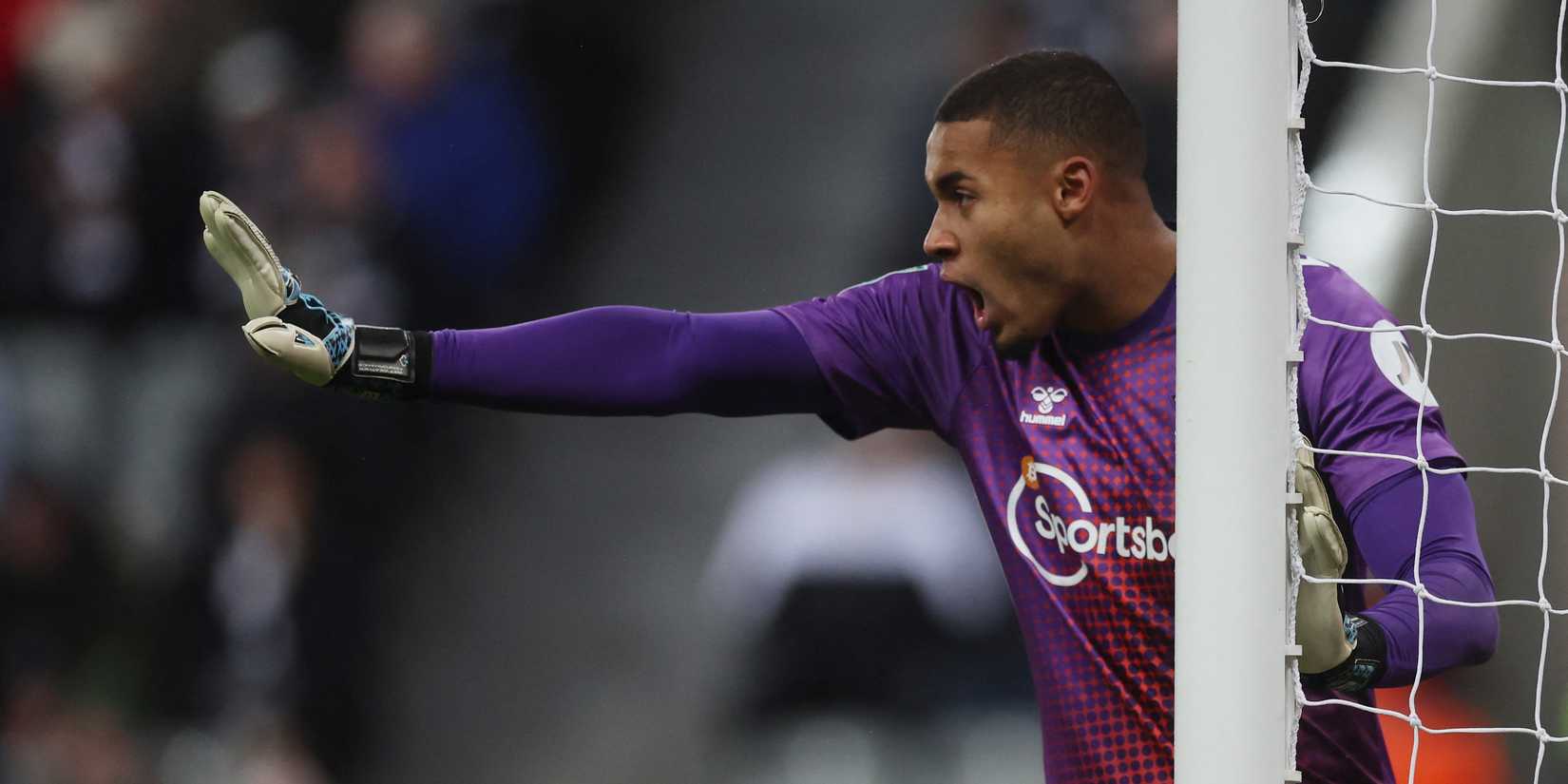  Southampton's Gavin Bazunu