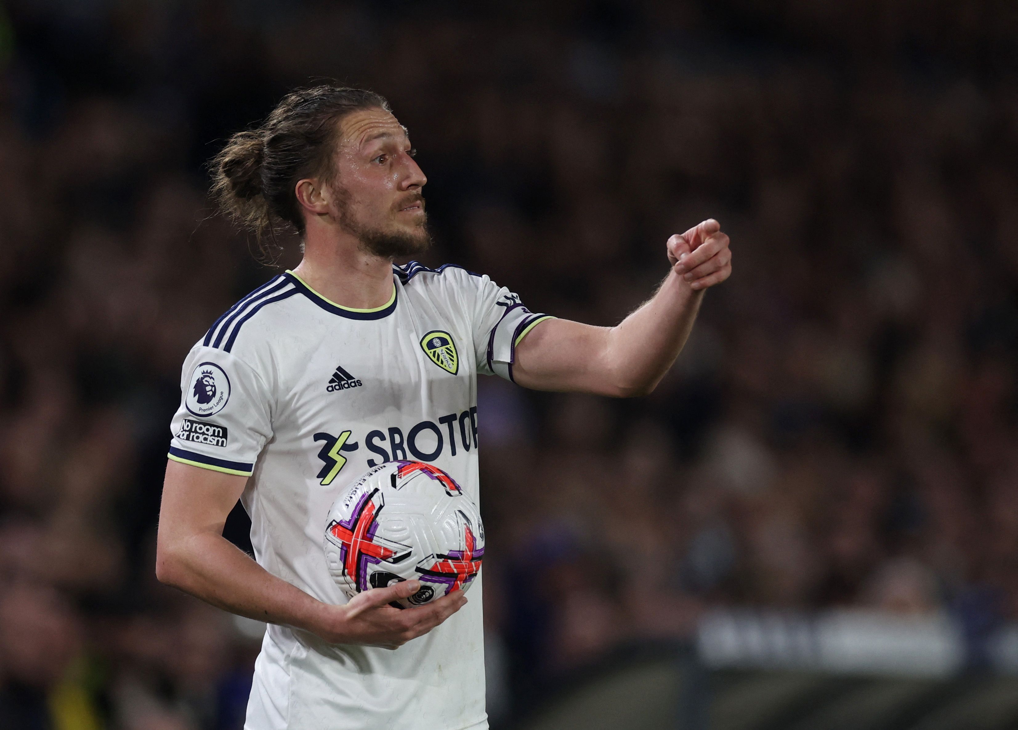 luke-ayling-leeds-united