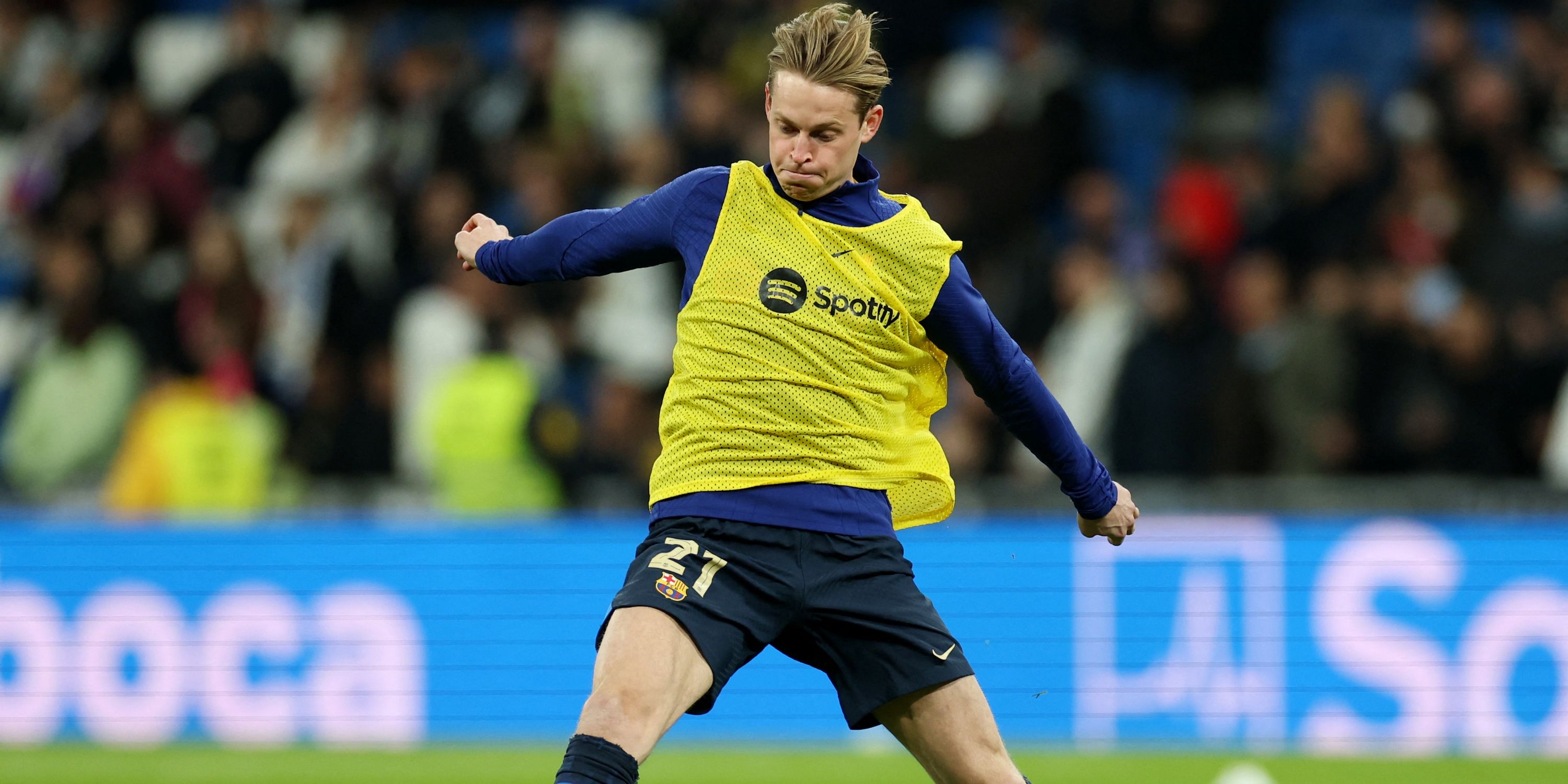  FC Barcelona's Frenkie de Jong during the warm up before the match