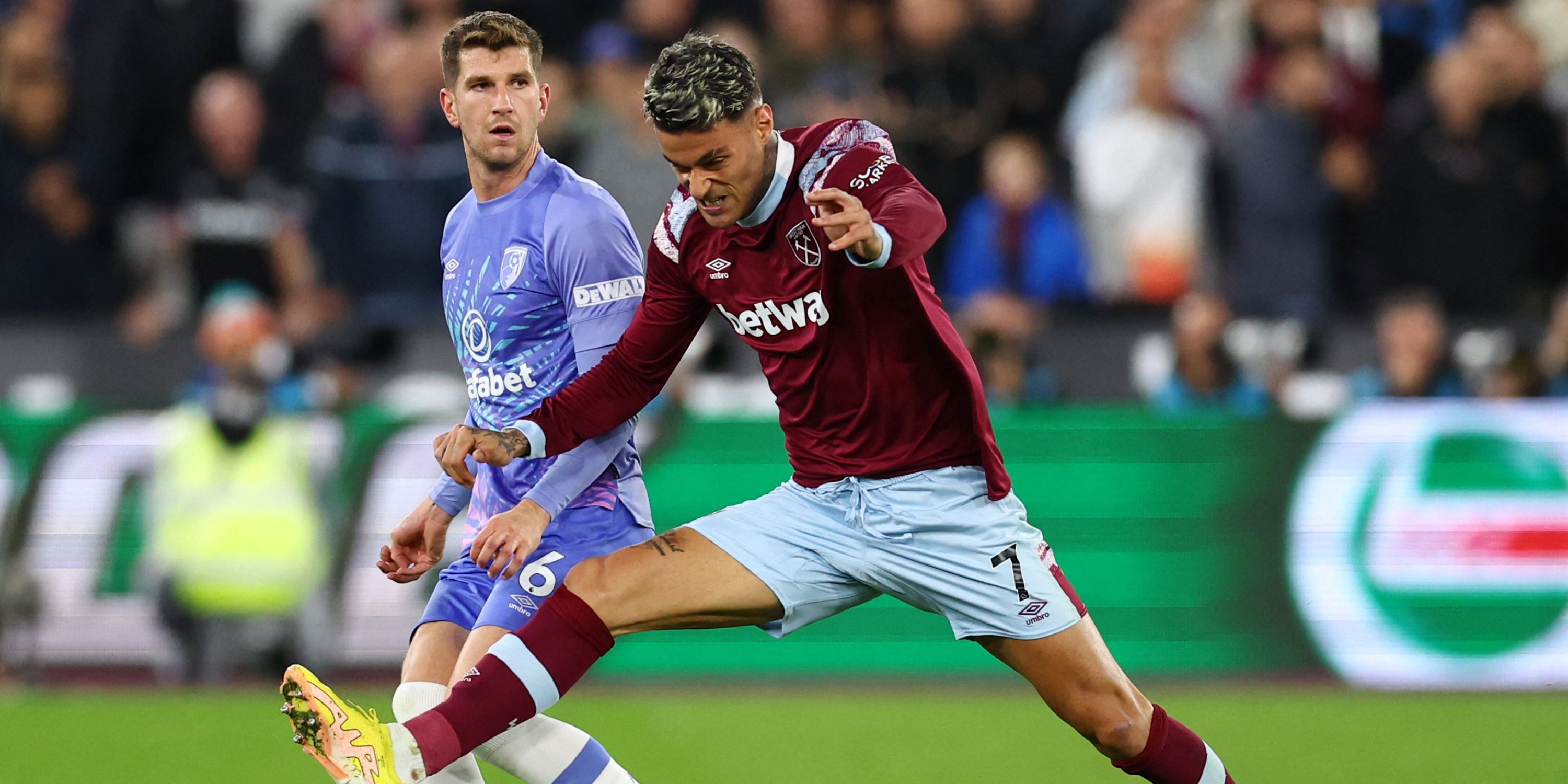 gianluca-scamacca-west-ham-premier-league