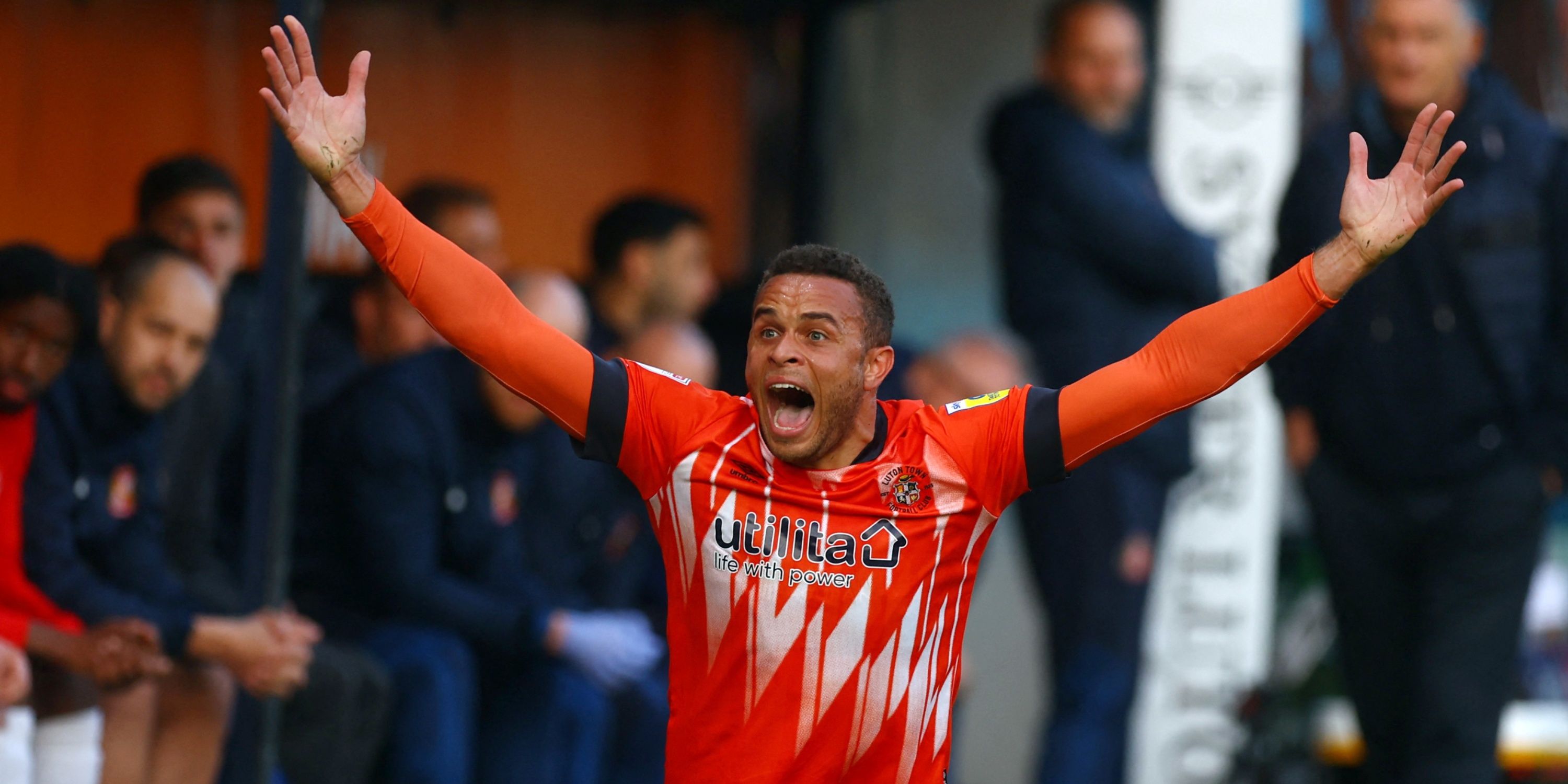 Carlton-Morris-Luton-Town