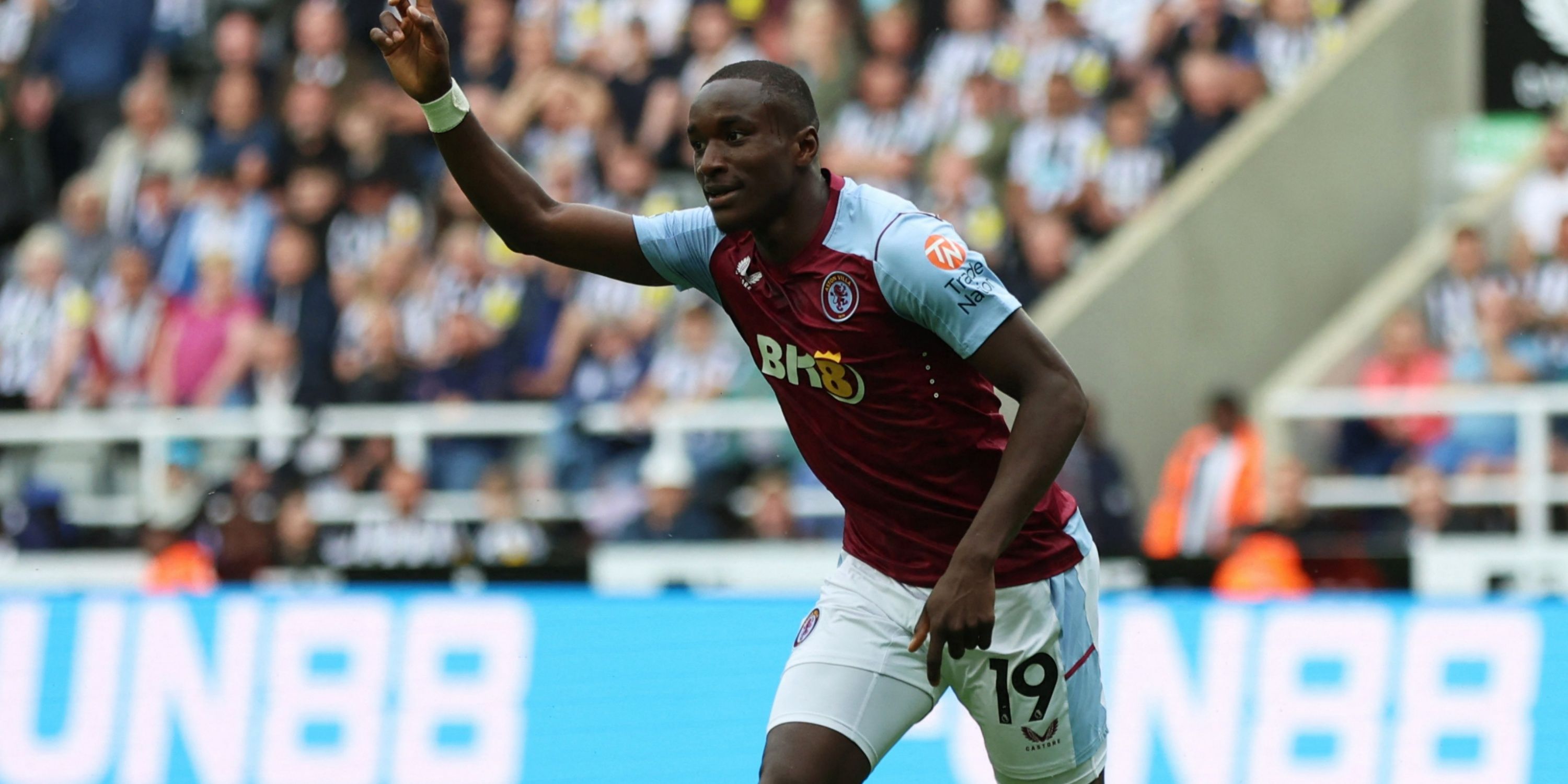Moussa Diaby celebrates for Aston Villa