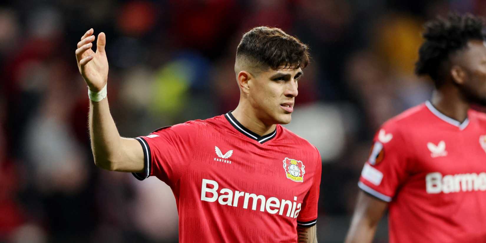 Bayer Leverkusen defends Piero to influence.
