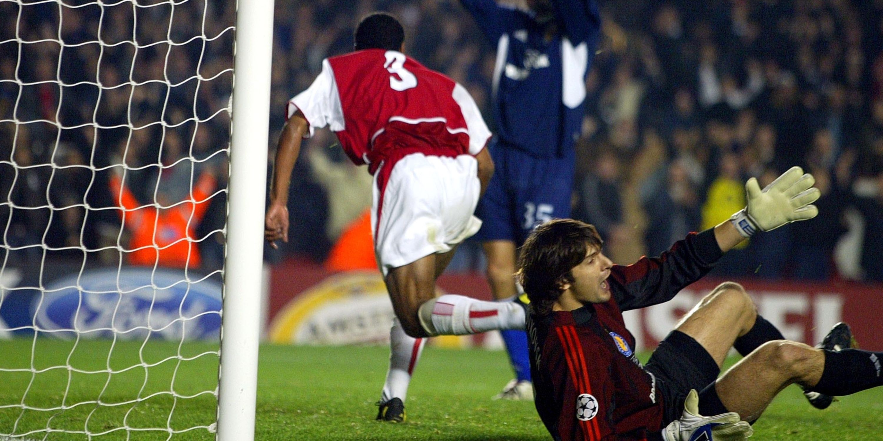 Ashley-Cole-Asenal-Dynamo-Kiev