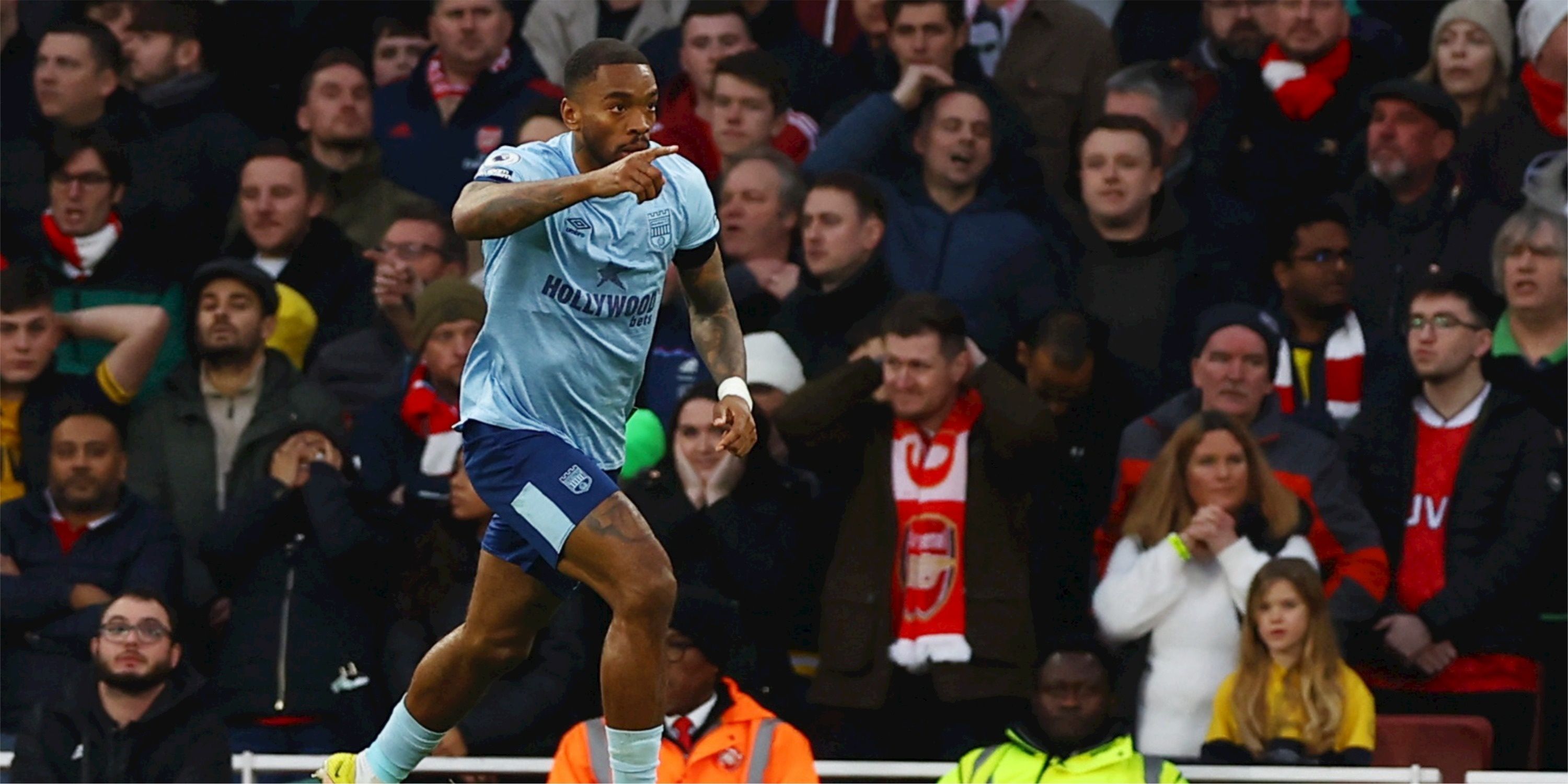 ivan-toney-brentford-emirates-stadium