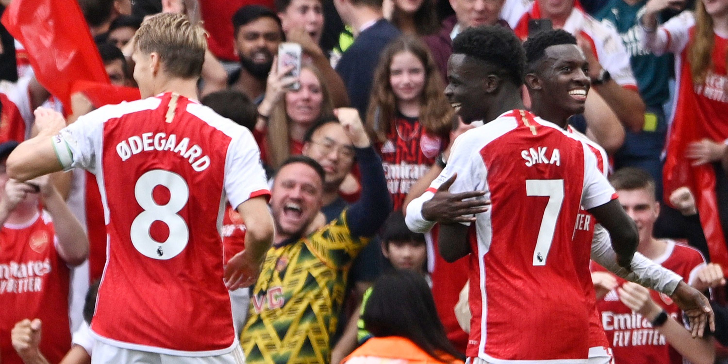 Arsenal at their free-flowing best to see off woeful Manchester United