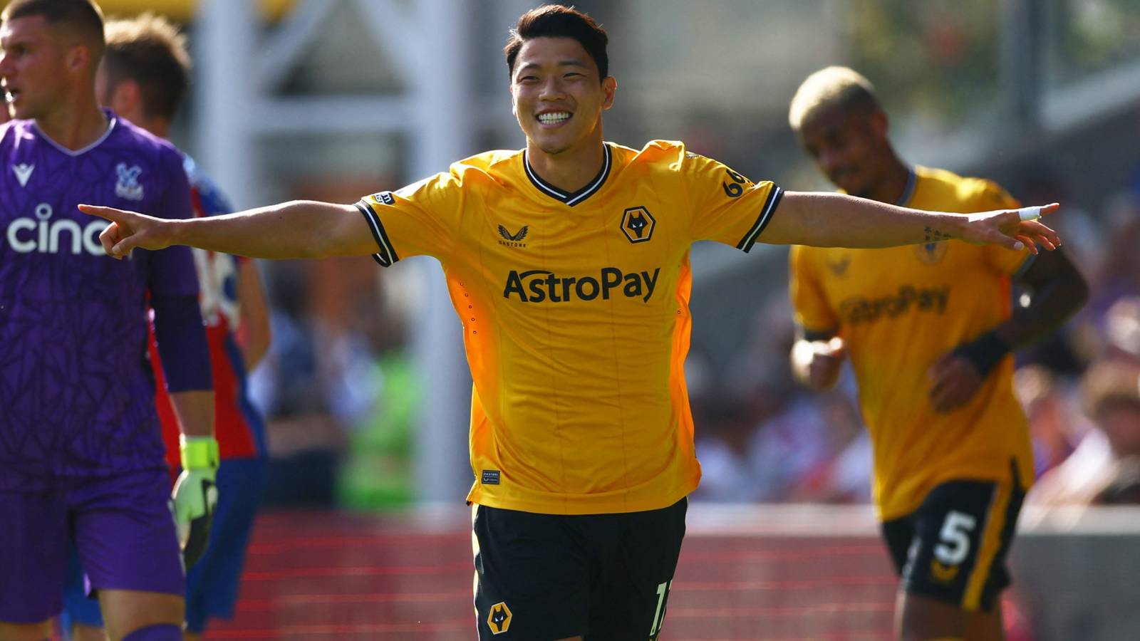 235 PL appearances: Birmingham could make better signing than Hwang for £0