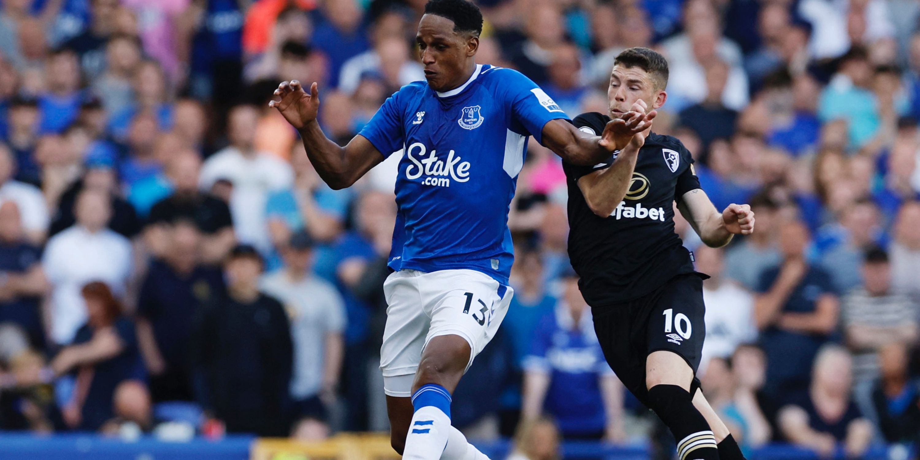 Jack-Tierney-Yerry-Mina-Everton-Prémier-League