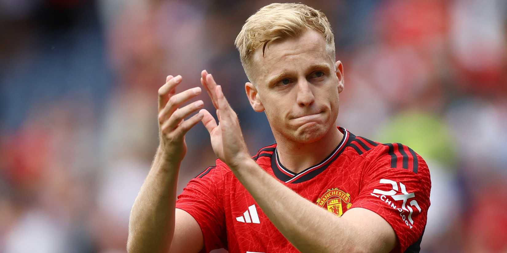 van-de-beek-ten-hog-mount-manchester-united-premier-league