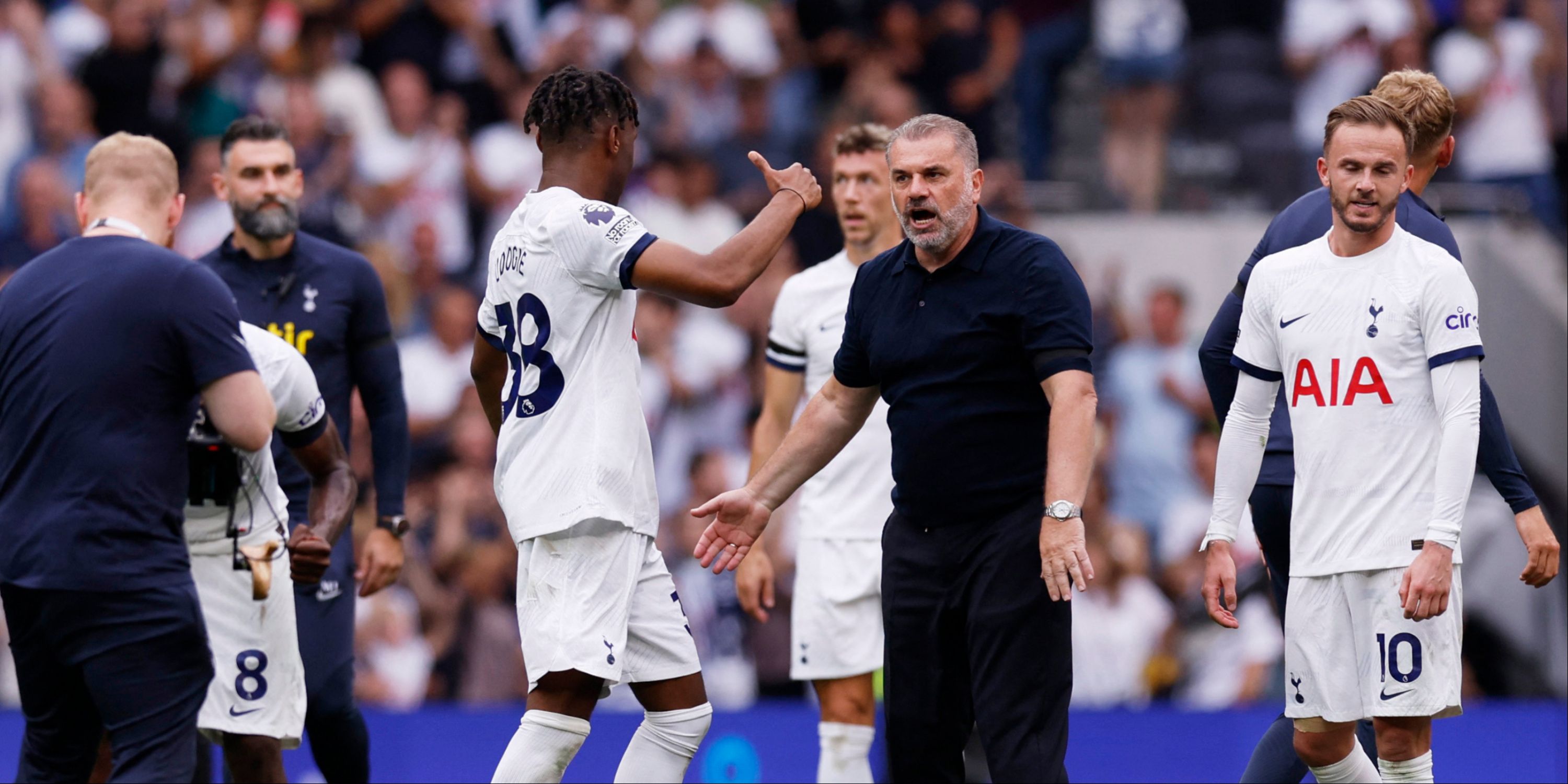 Udogie-Postecoglou-Spurs-Rose