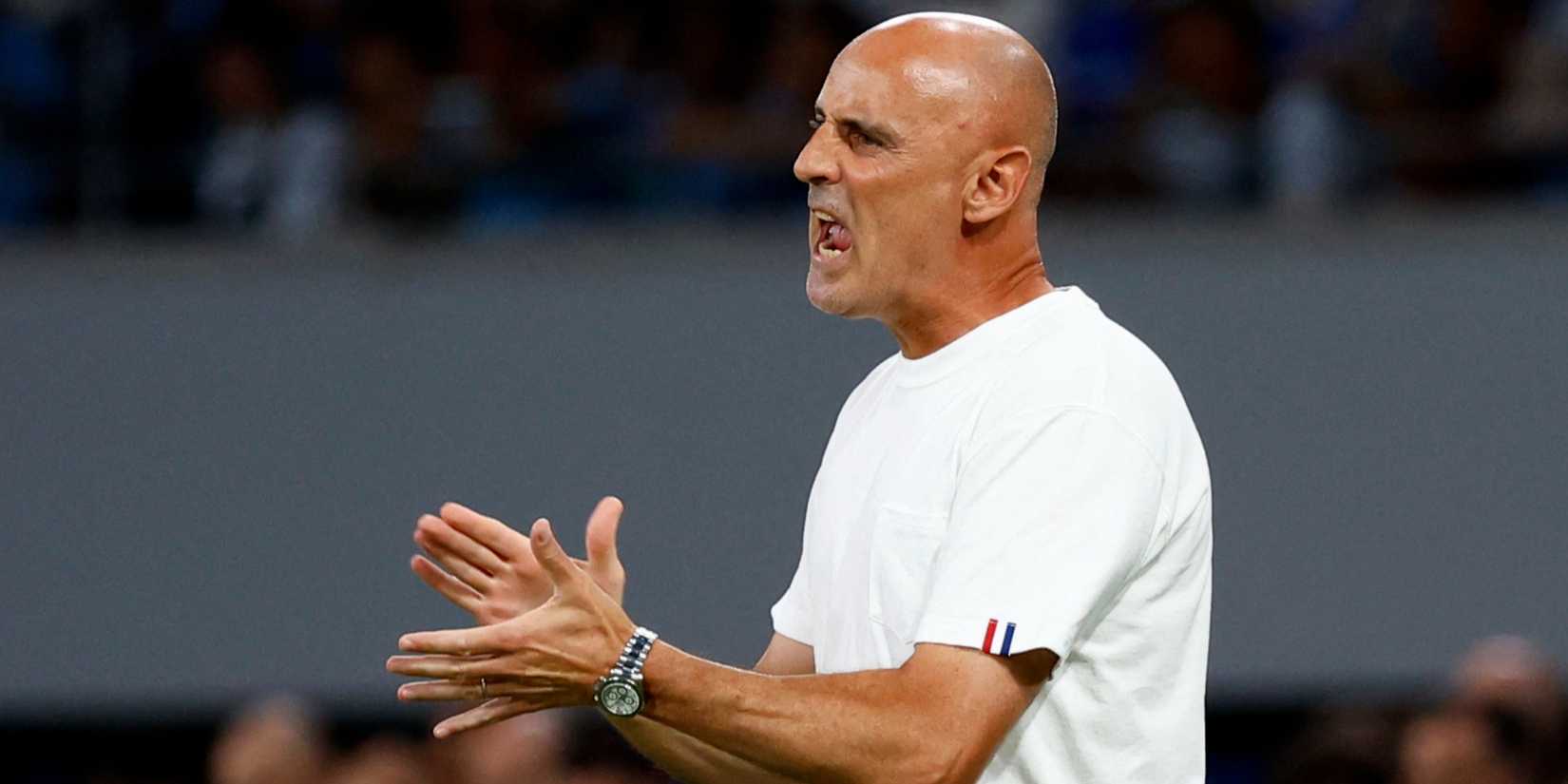 Yokohama-Muscat-Rangers-Manager-Gossip-Beale-Aabrox