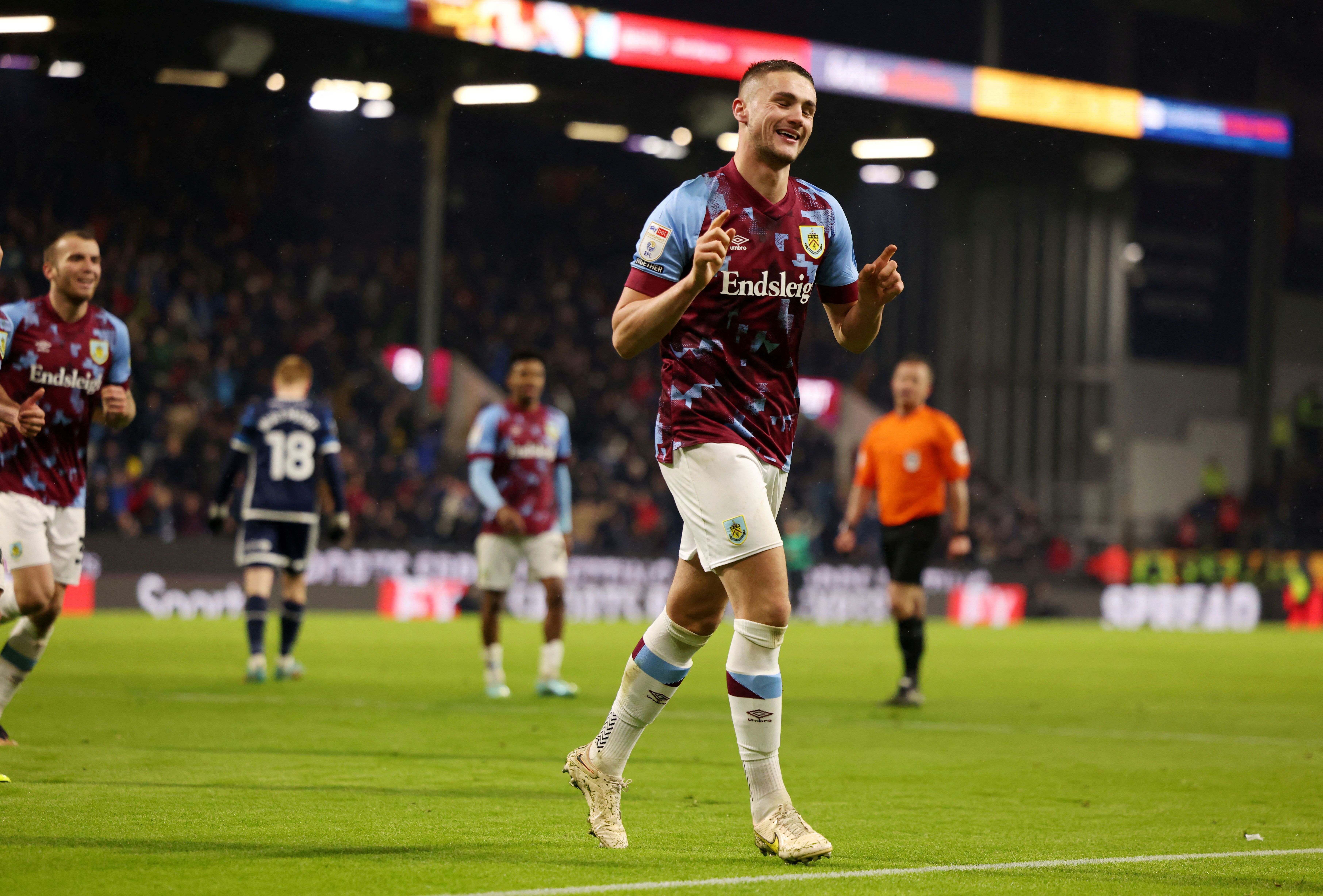 taylor-harwood-bellis-burnley-championship