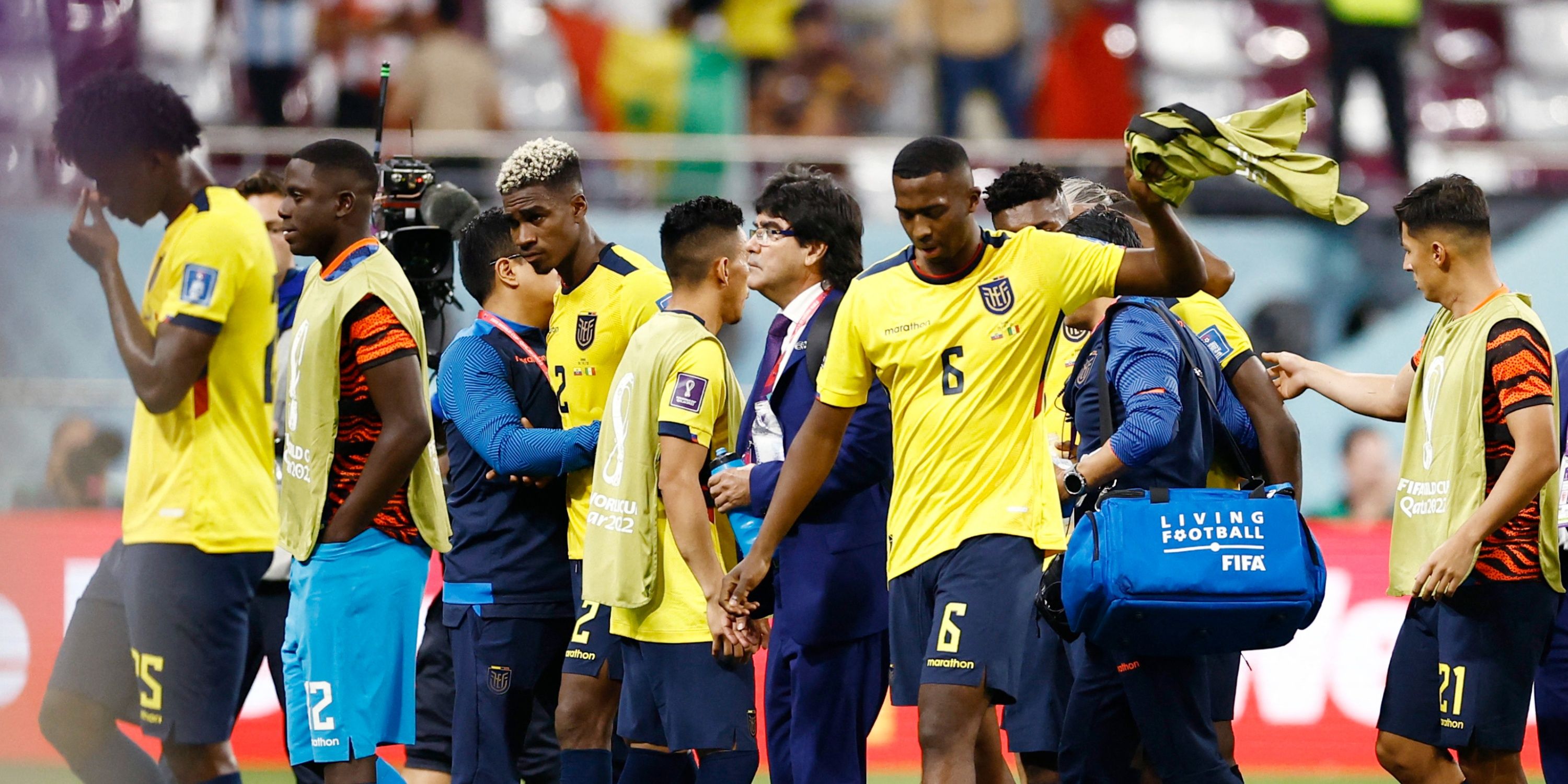 Liverpool and Newcastle eyeing "class" star his club are desperate to keep