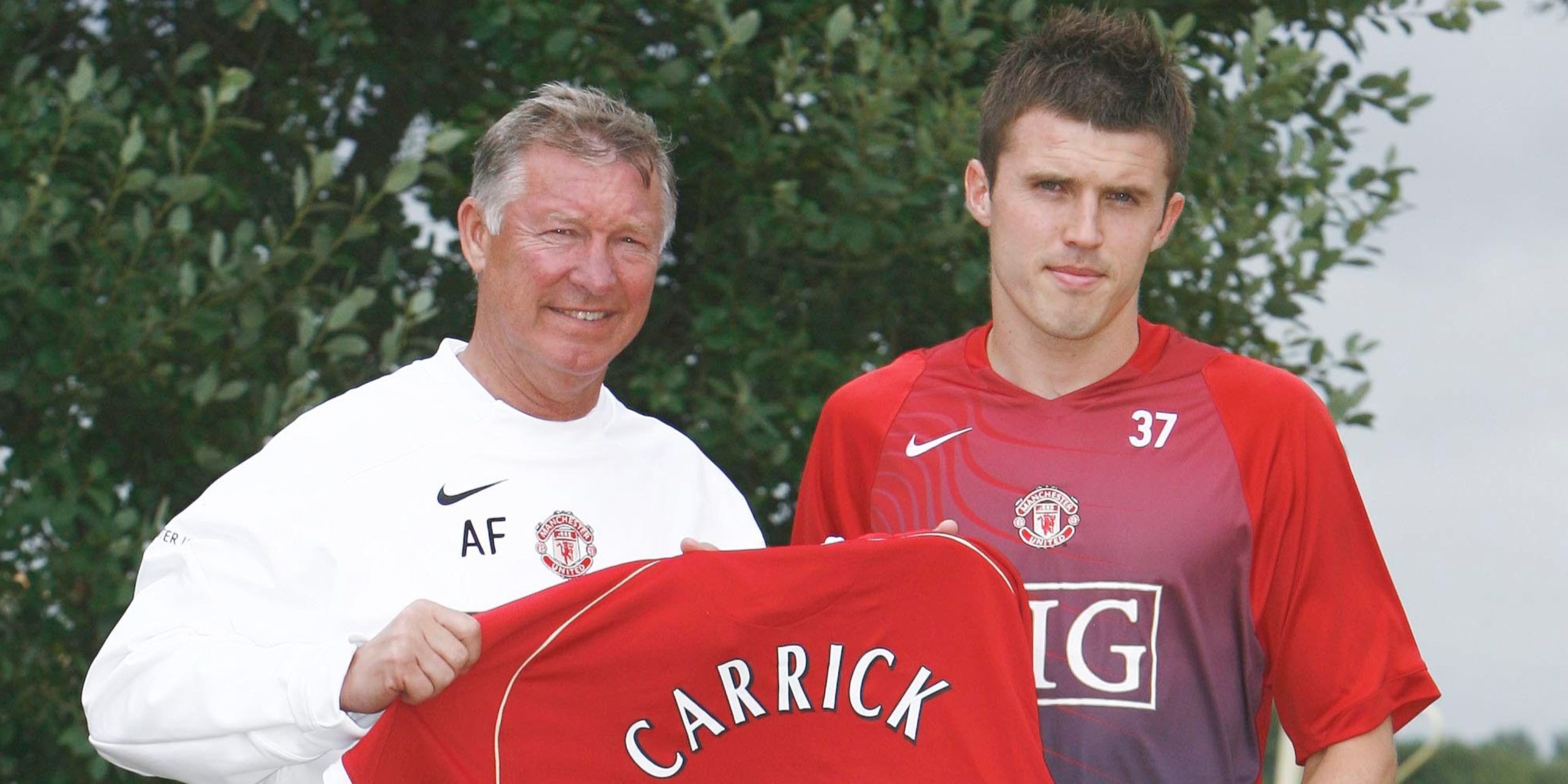 Michael-Carrick-Signs-For-Manchester-United