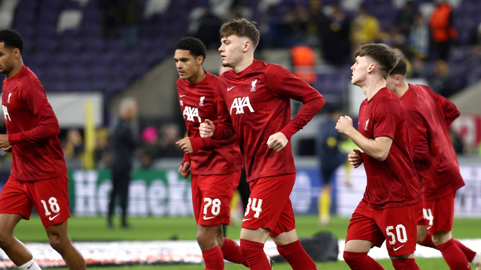 Contact made: Burnley submit enquiry to sign “quality” defender Bradley