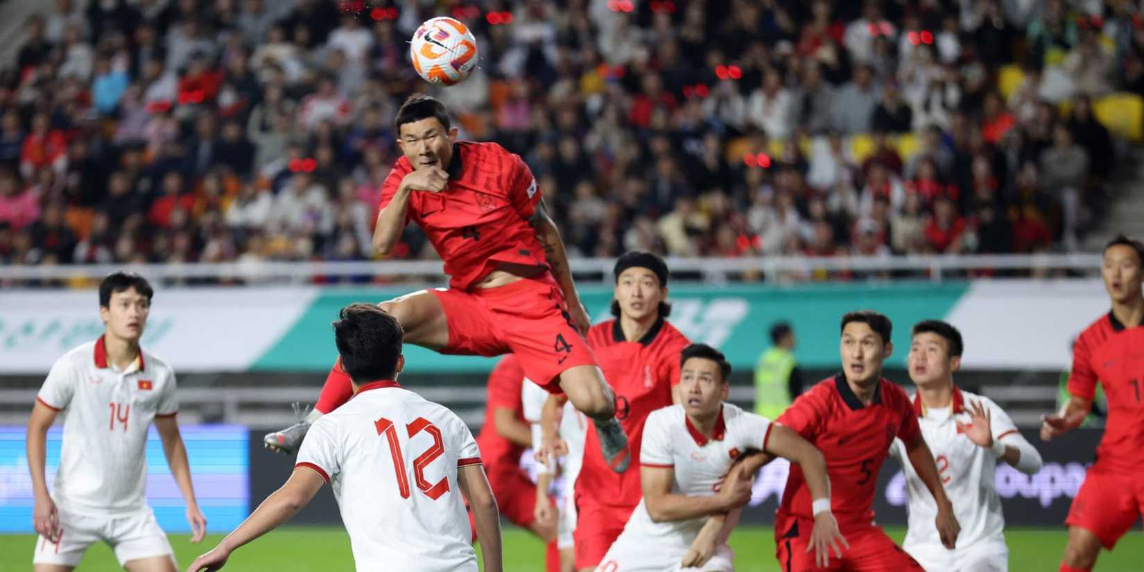 Kim-Min-jae-flying-South-Korea