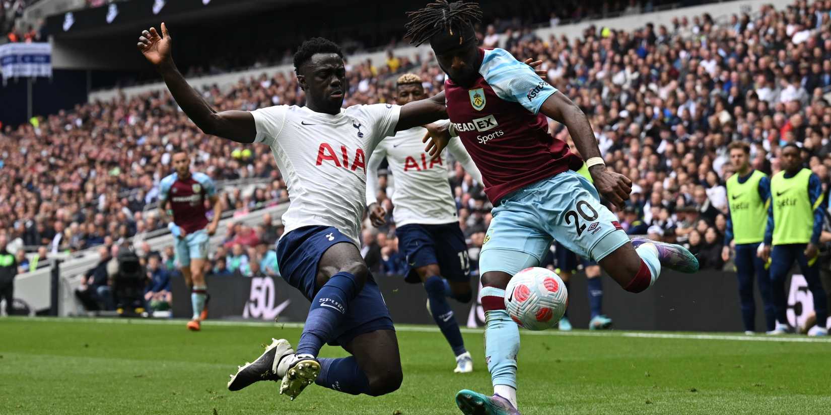 Davinson Sanchez in action for Spurs.
