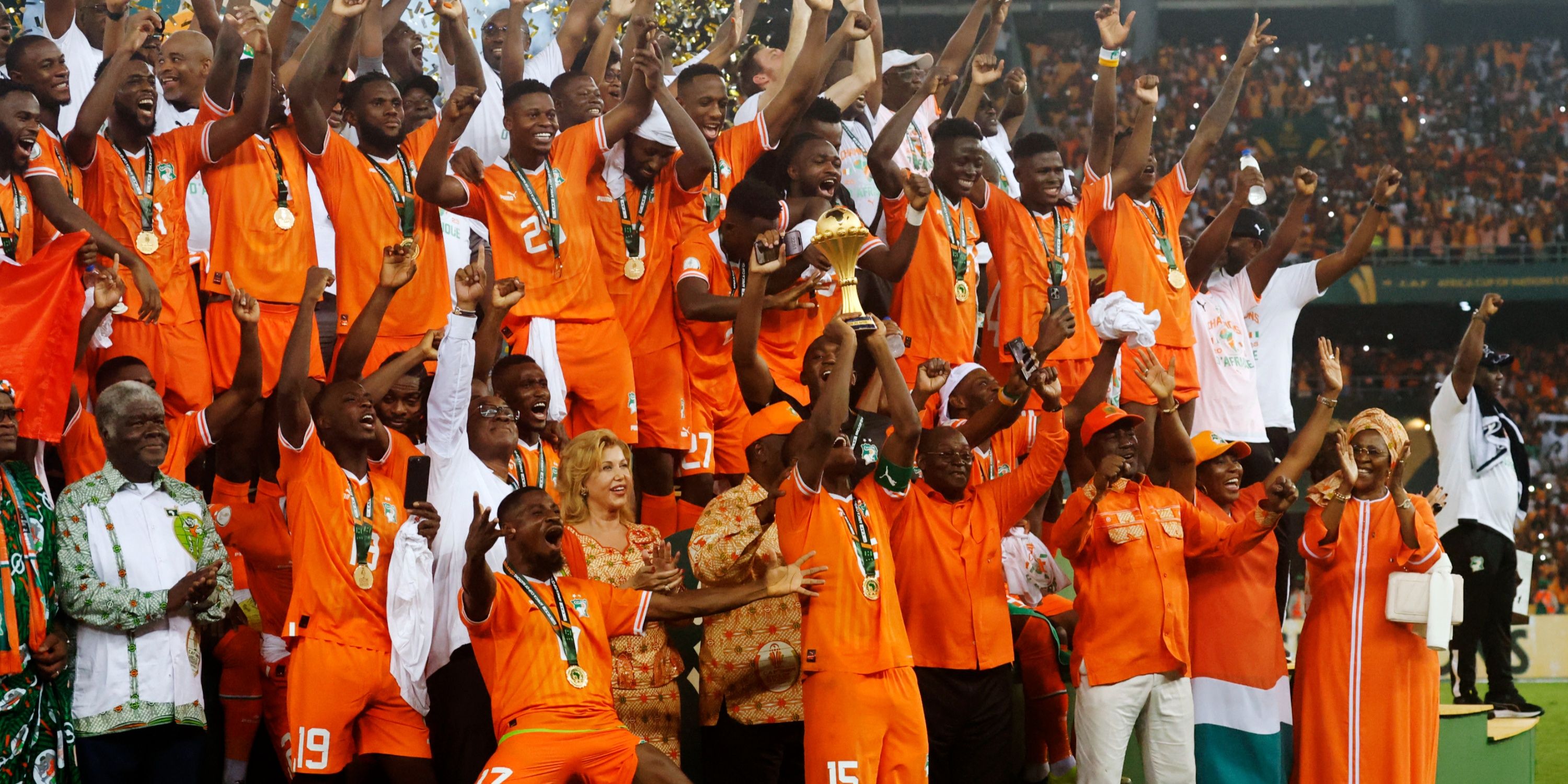 ivory-coast-lift-afcon-trophy