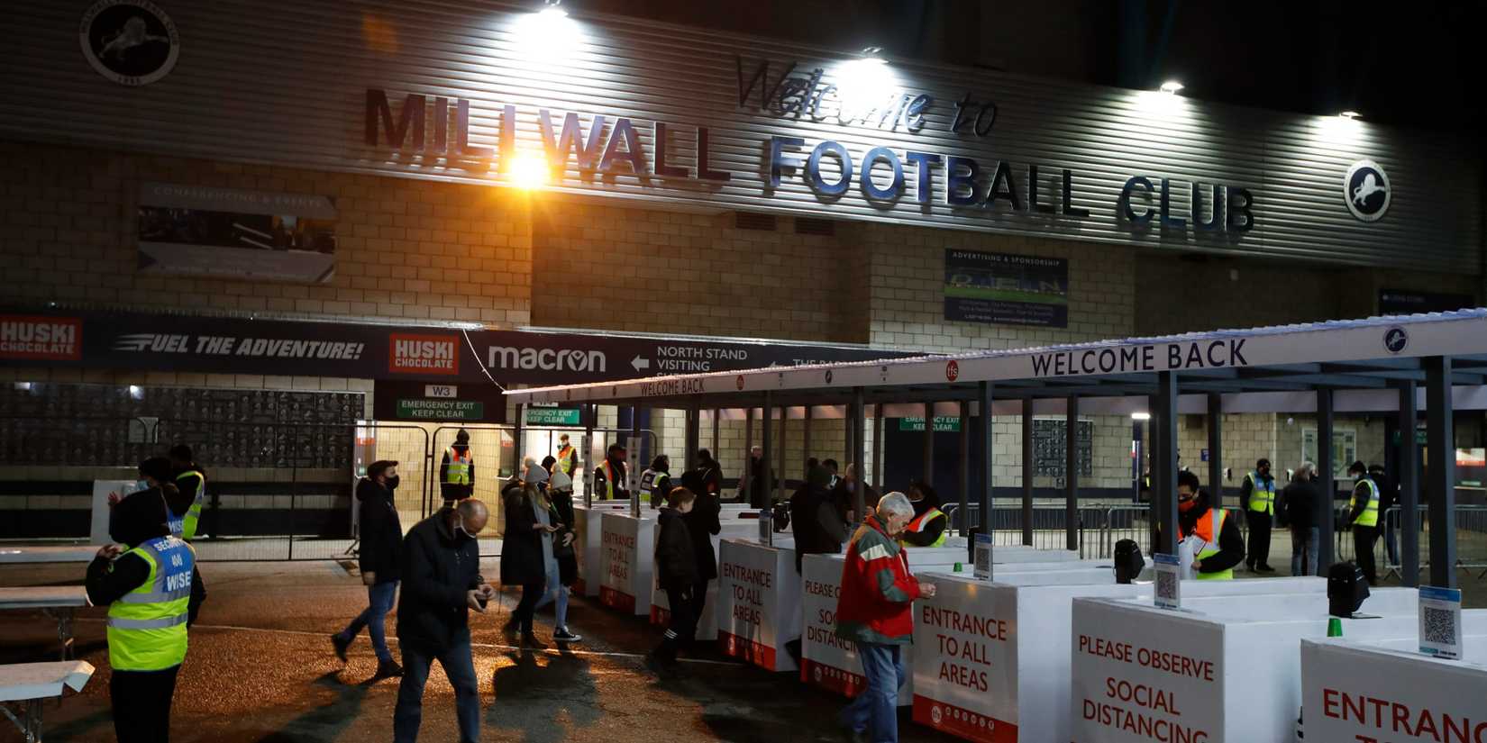 the-den-millwall-stadium-pitch-size