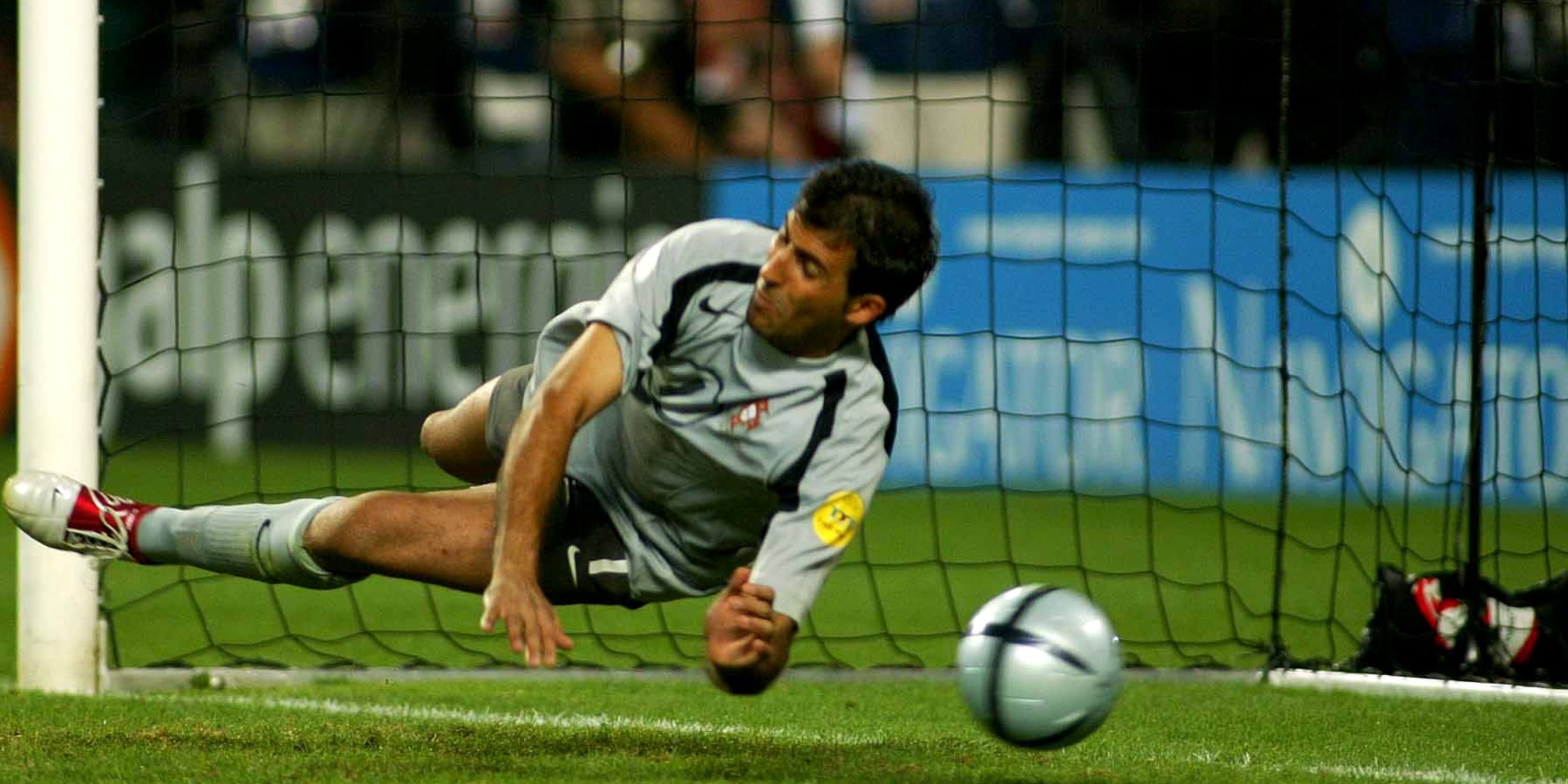 ricardo-england-portugal-penalties-euro-2004