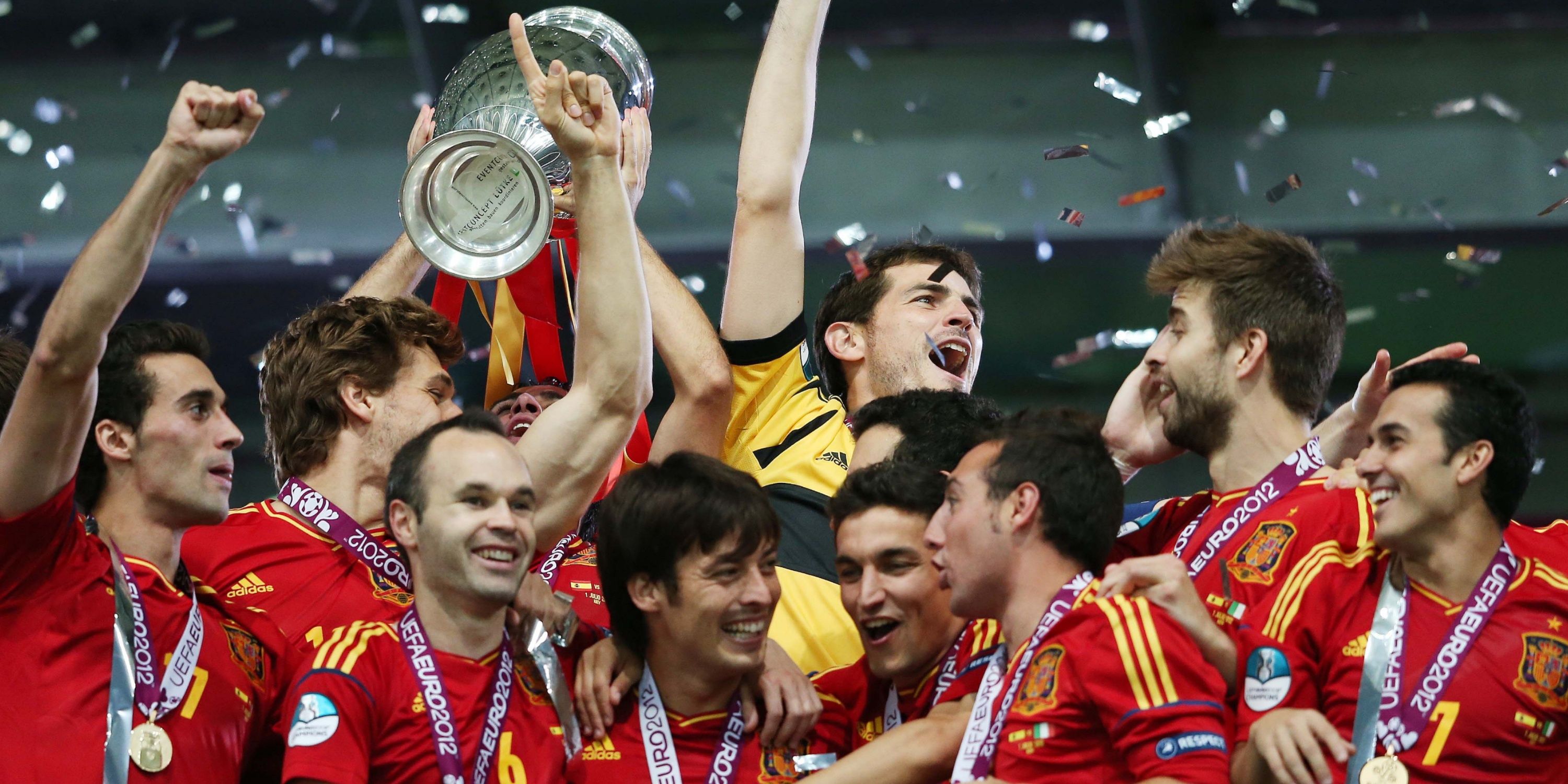 spain-euro-2012-trophy