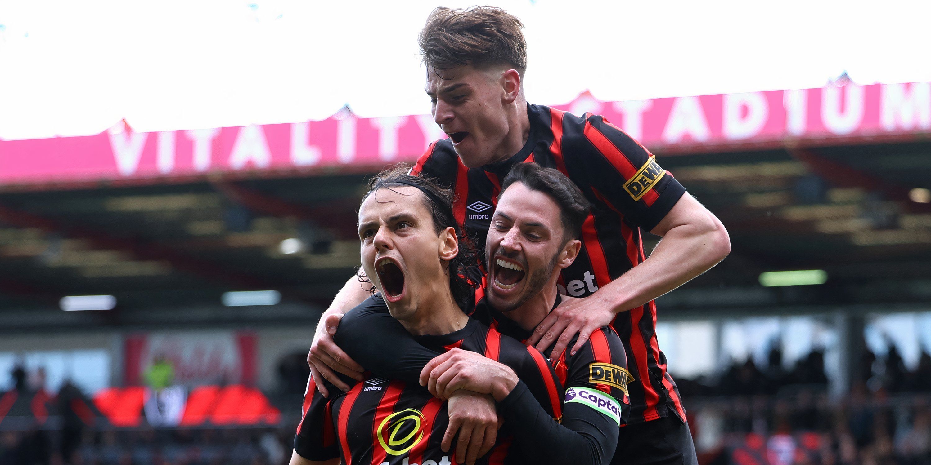 bournemouth-celebrate-premier-league