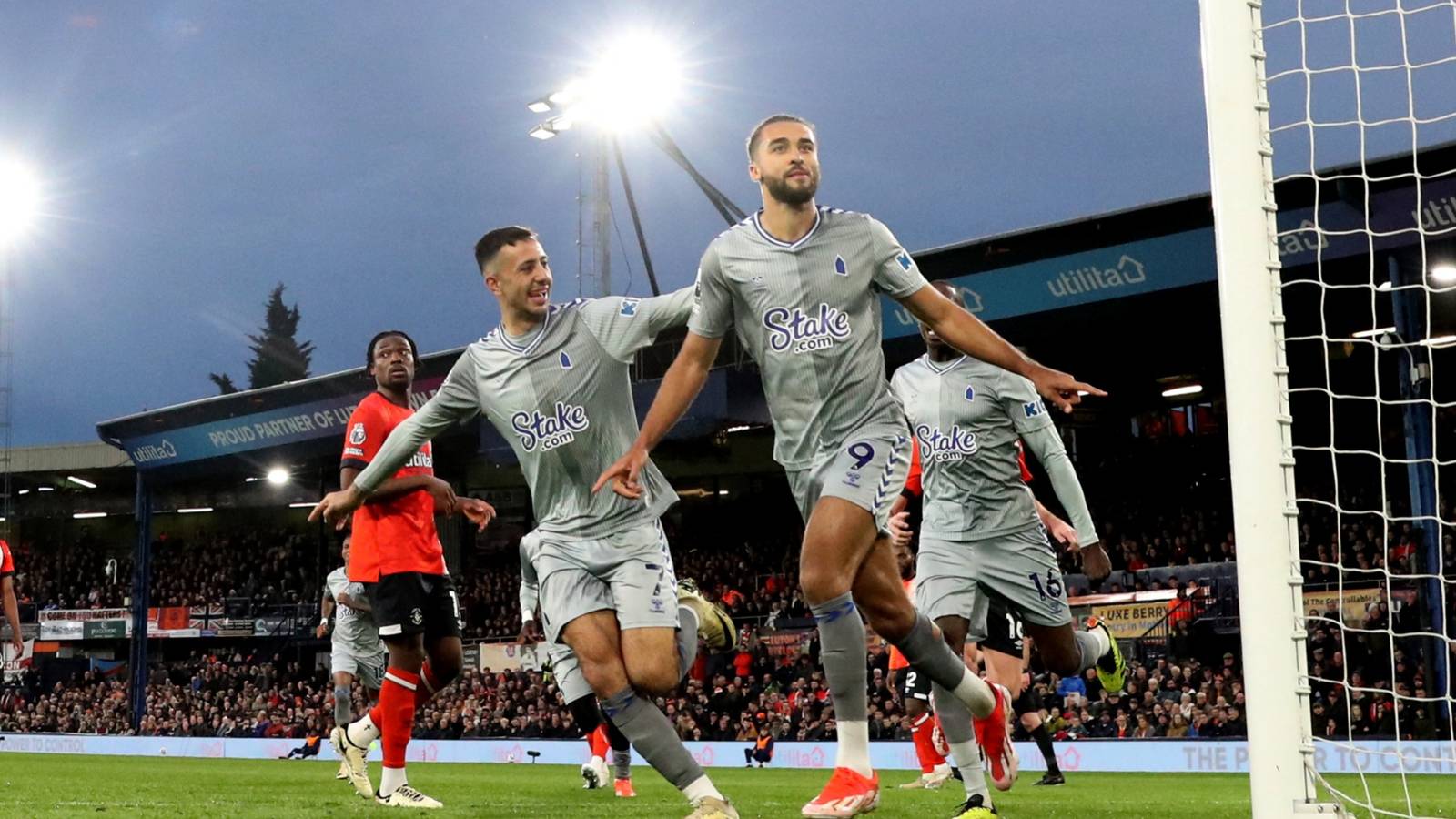Everton must cash in on star who earns more than Branthwaite & DCL