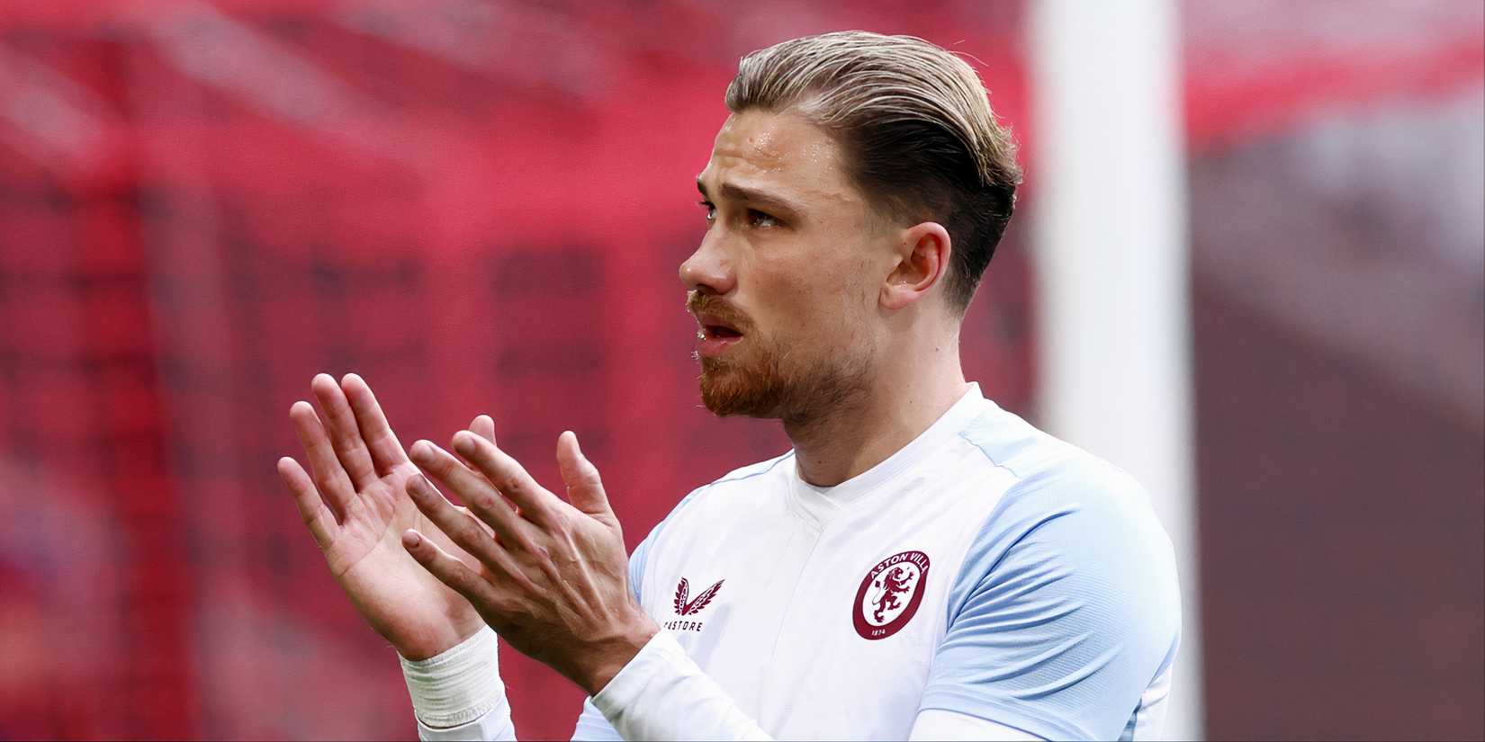 Matty Cash no Aston Villa