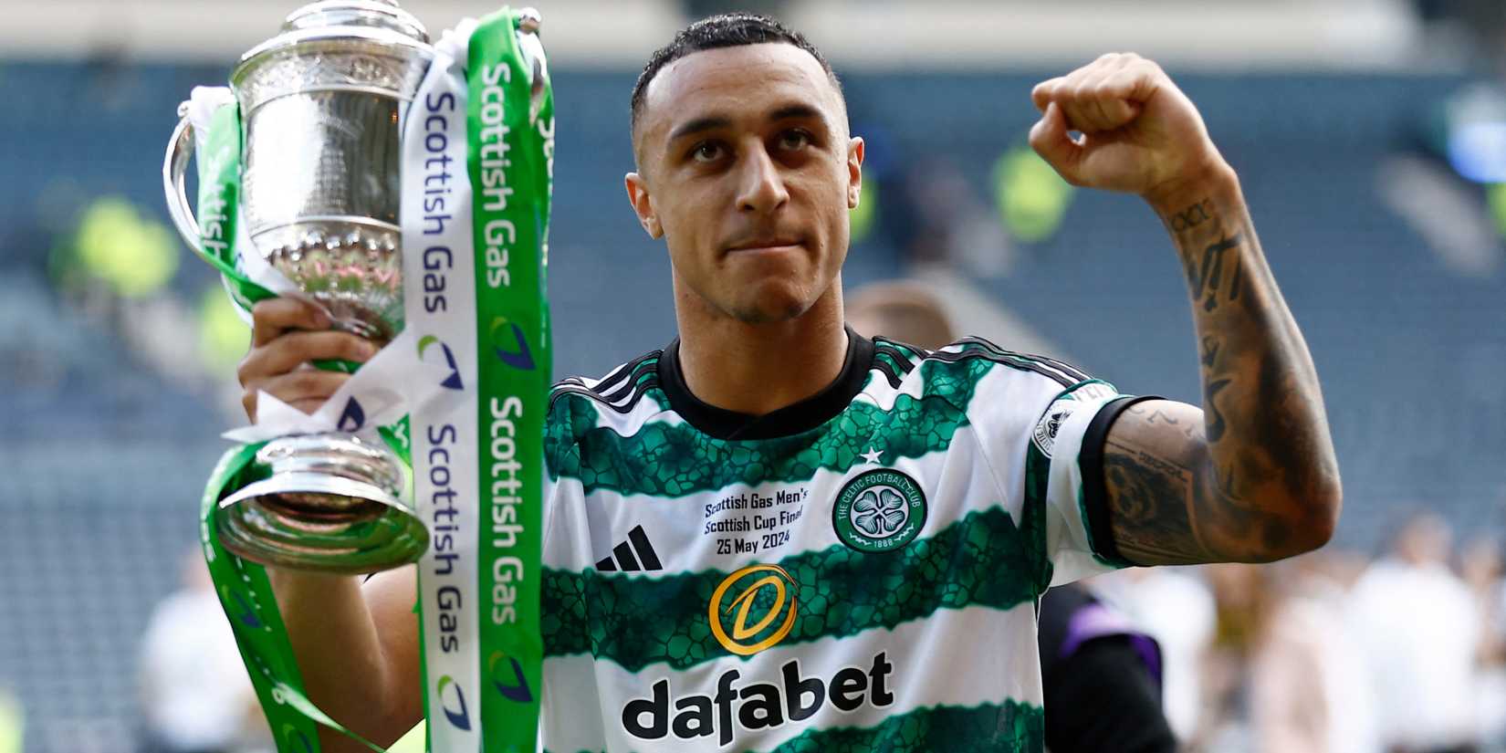 Celtic striker Adam Idah celebrates the victory of the Scottish Cup