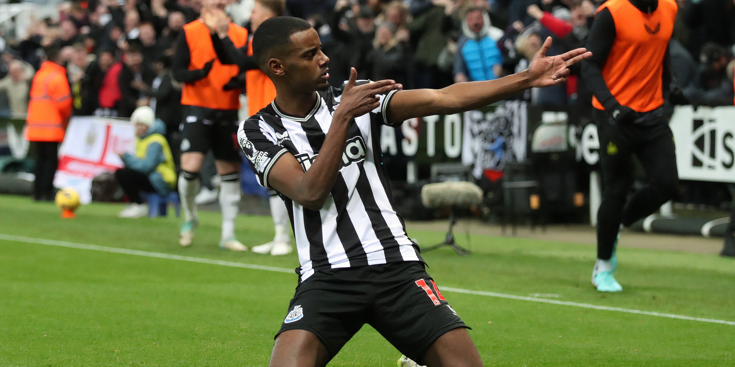 Newcastle striker Alexander Isak-1