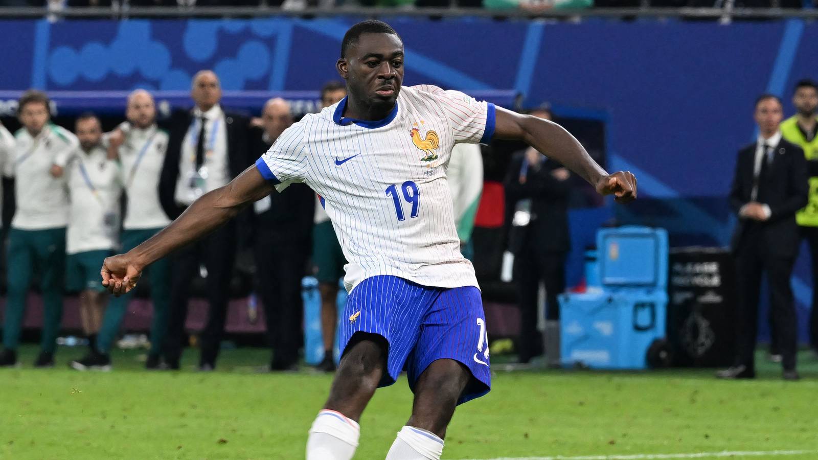 Aston Villa set to hijack Tottenham move if Spurs go down with offer now submitted - Football FanCast